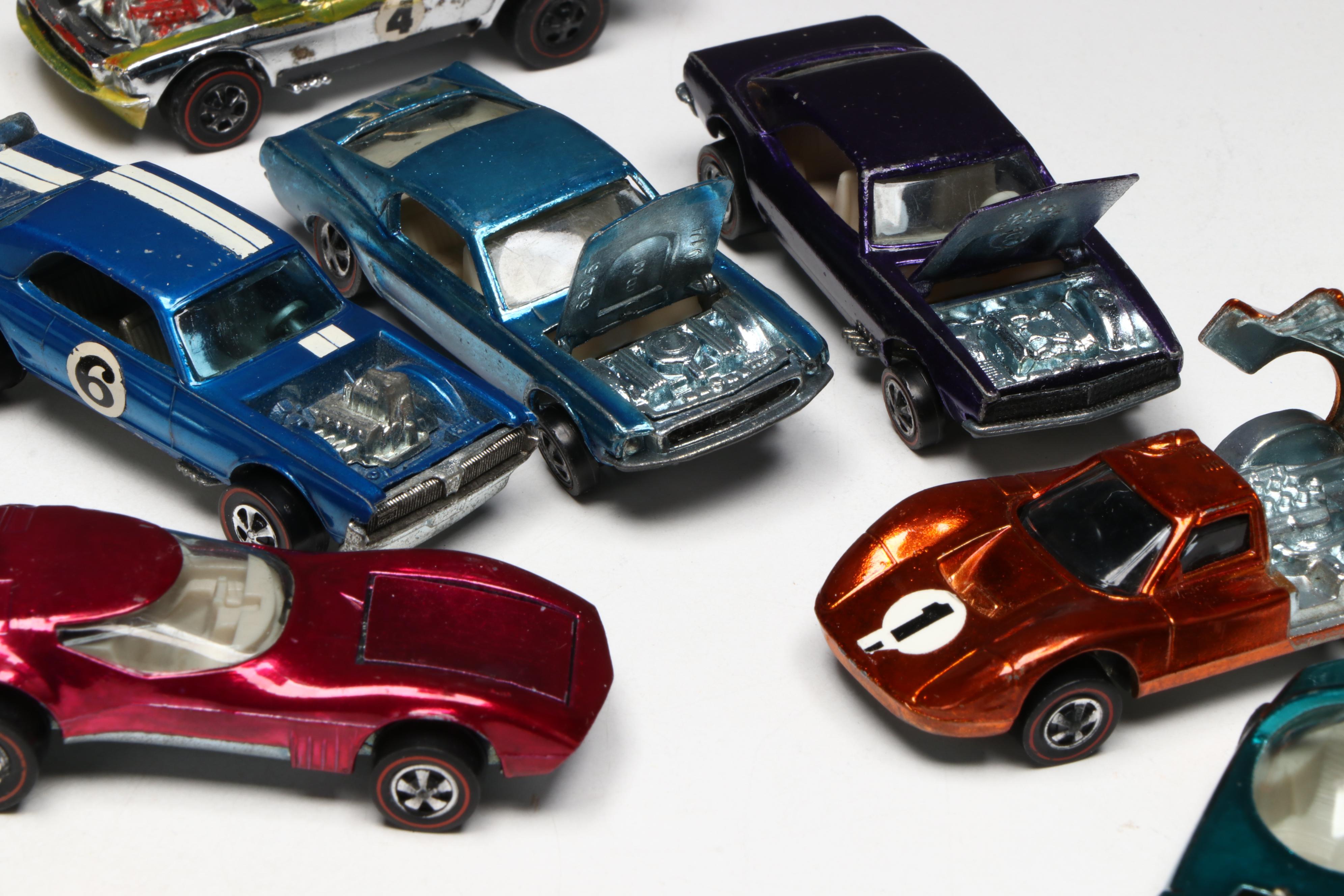 Mattel Hot Wheels Toy Cars with Badges, Case and Price Guide Book