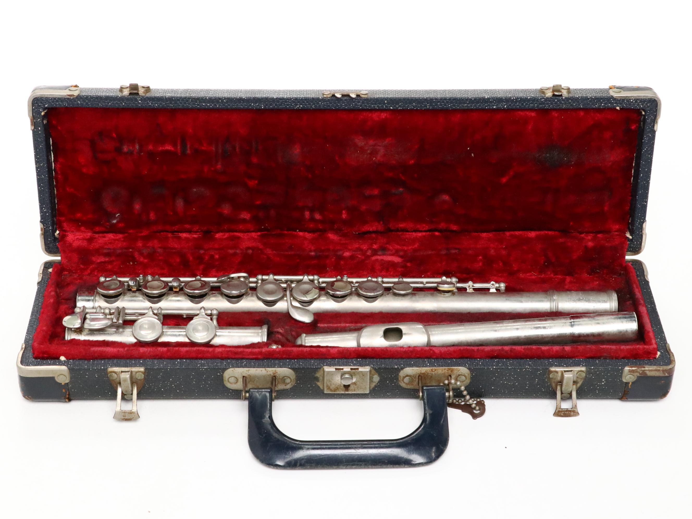 Selmer Bundy Silver Plate Student Flute With Case