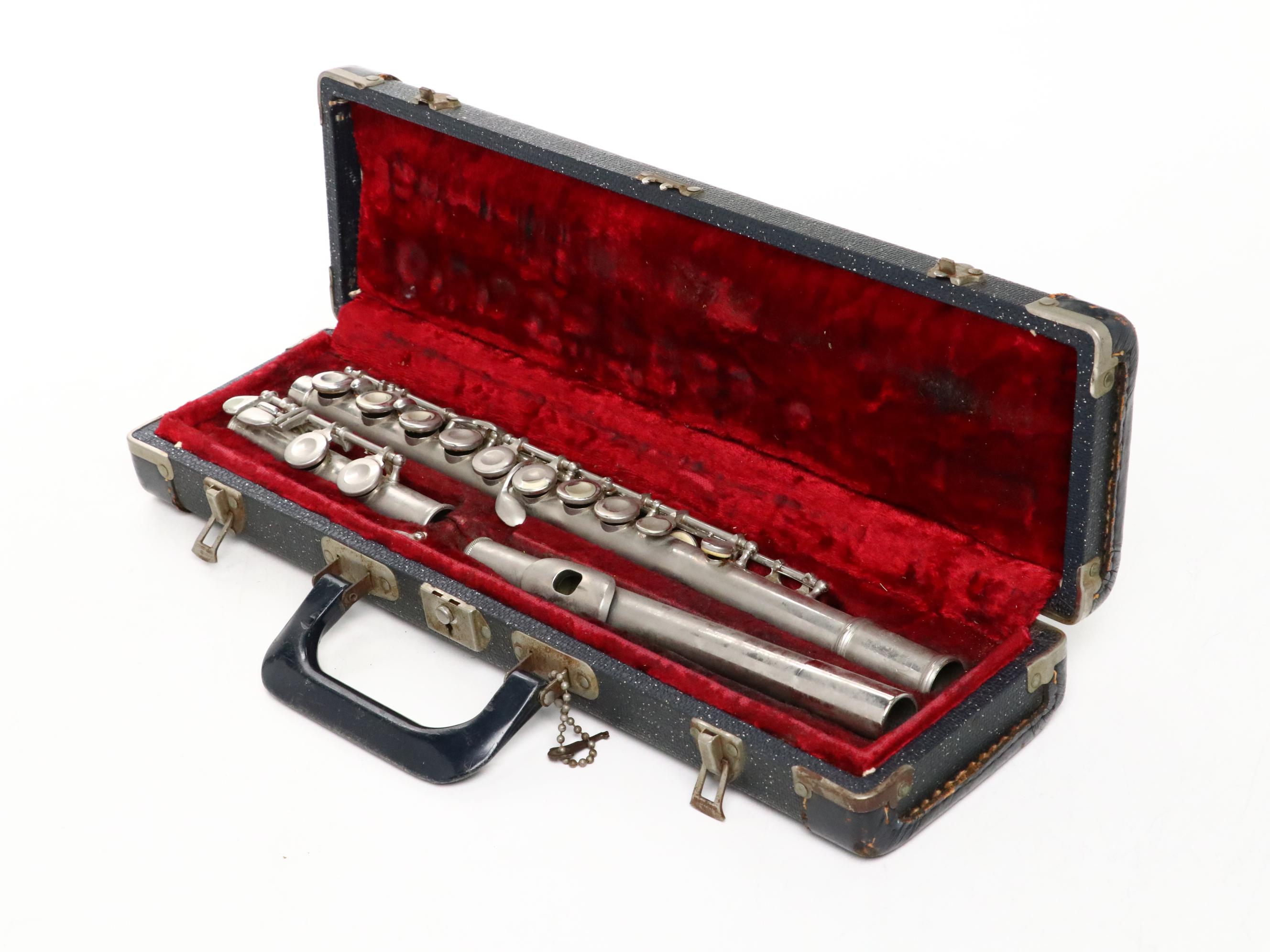 Selmer Bundy Silver Plate Student Flute With Case