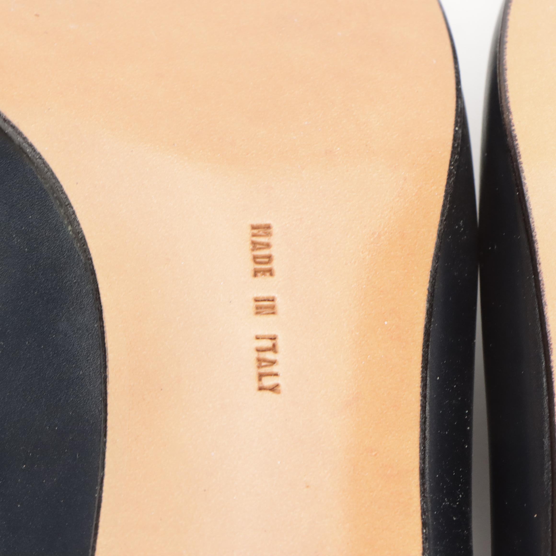 Salvatore Ferragamo Vintage Navarra Gancini Block Heels in Navy Leather W/ Box