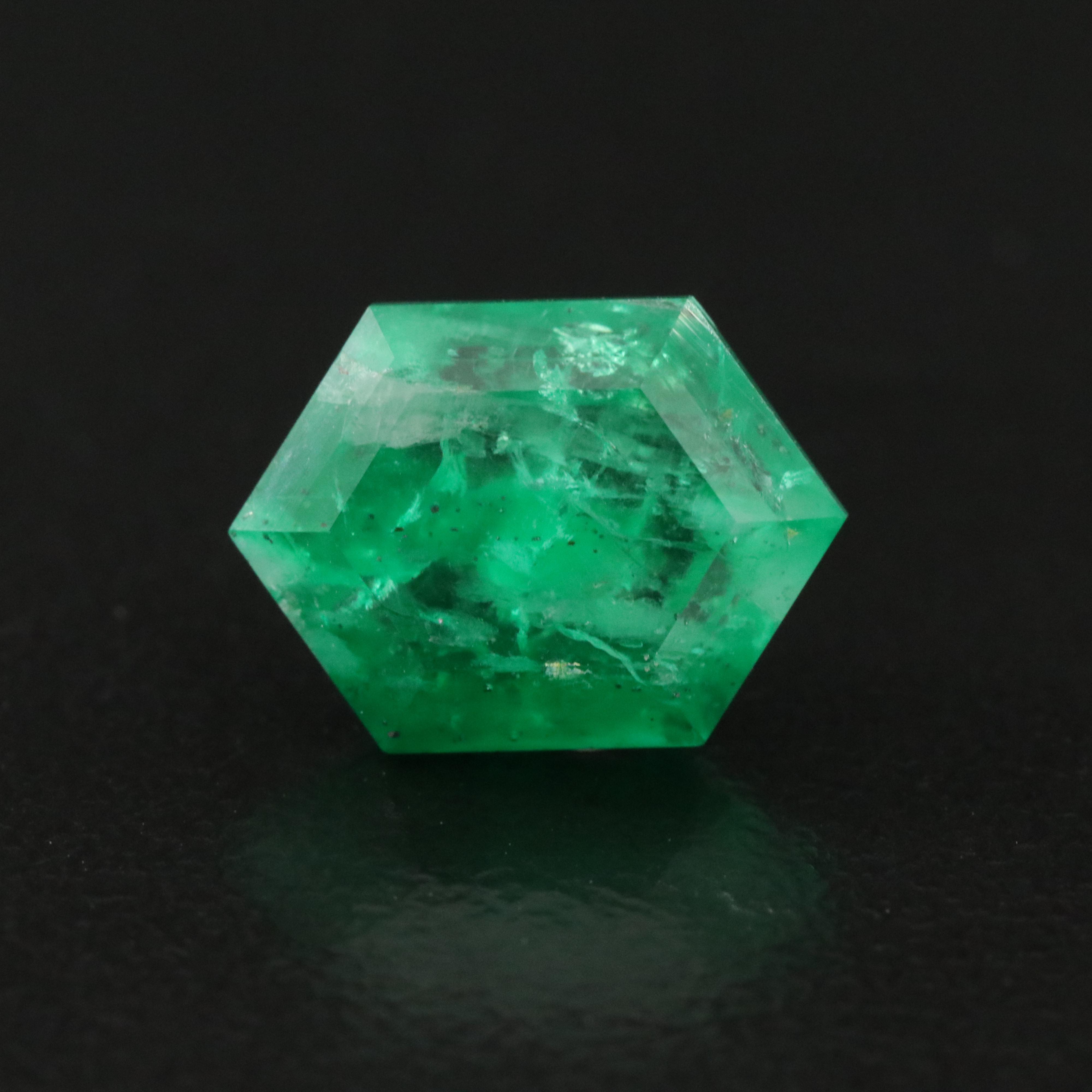 Loose 2.80 CT. Emerald