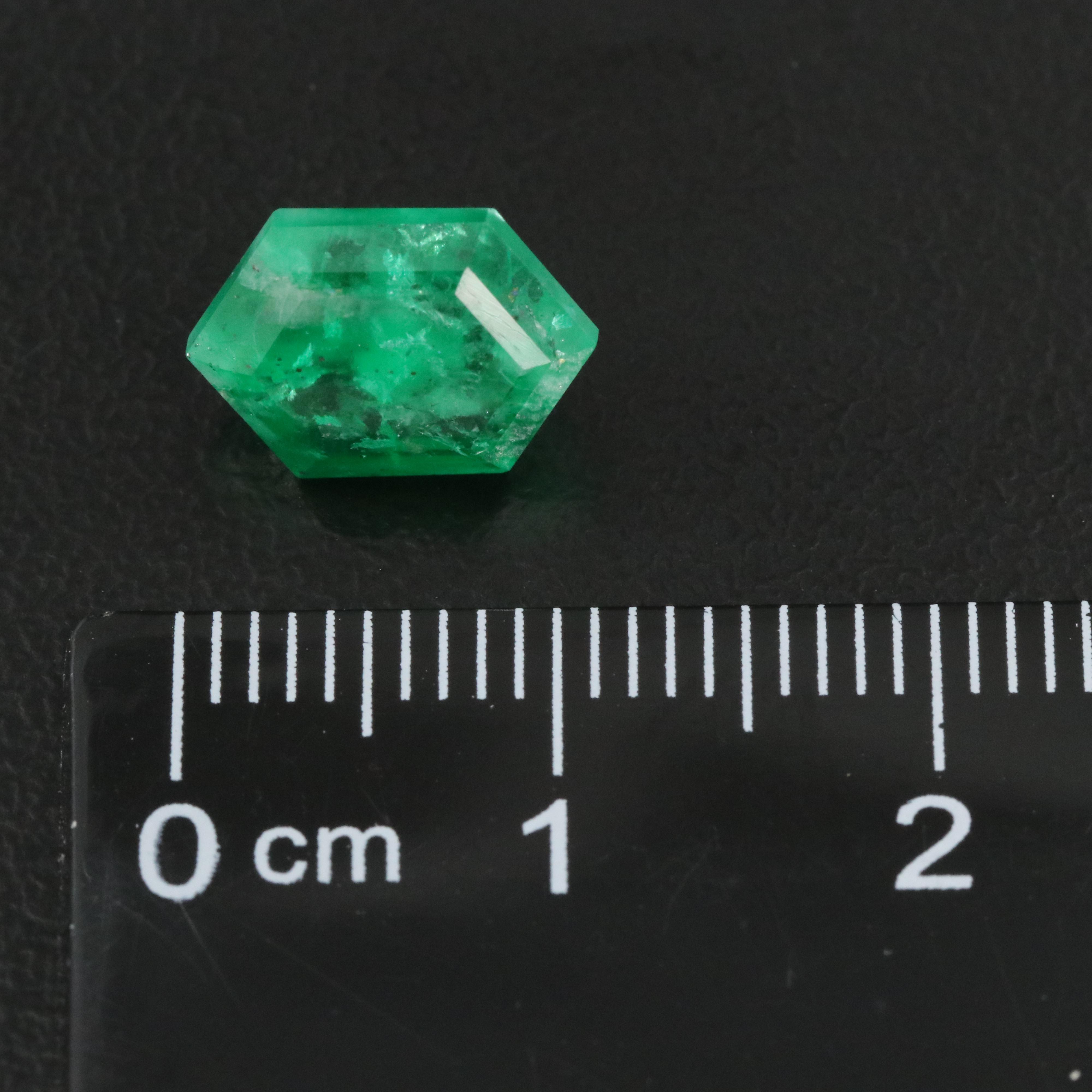 Loose 2.80 CT. Emerald