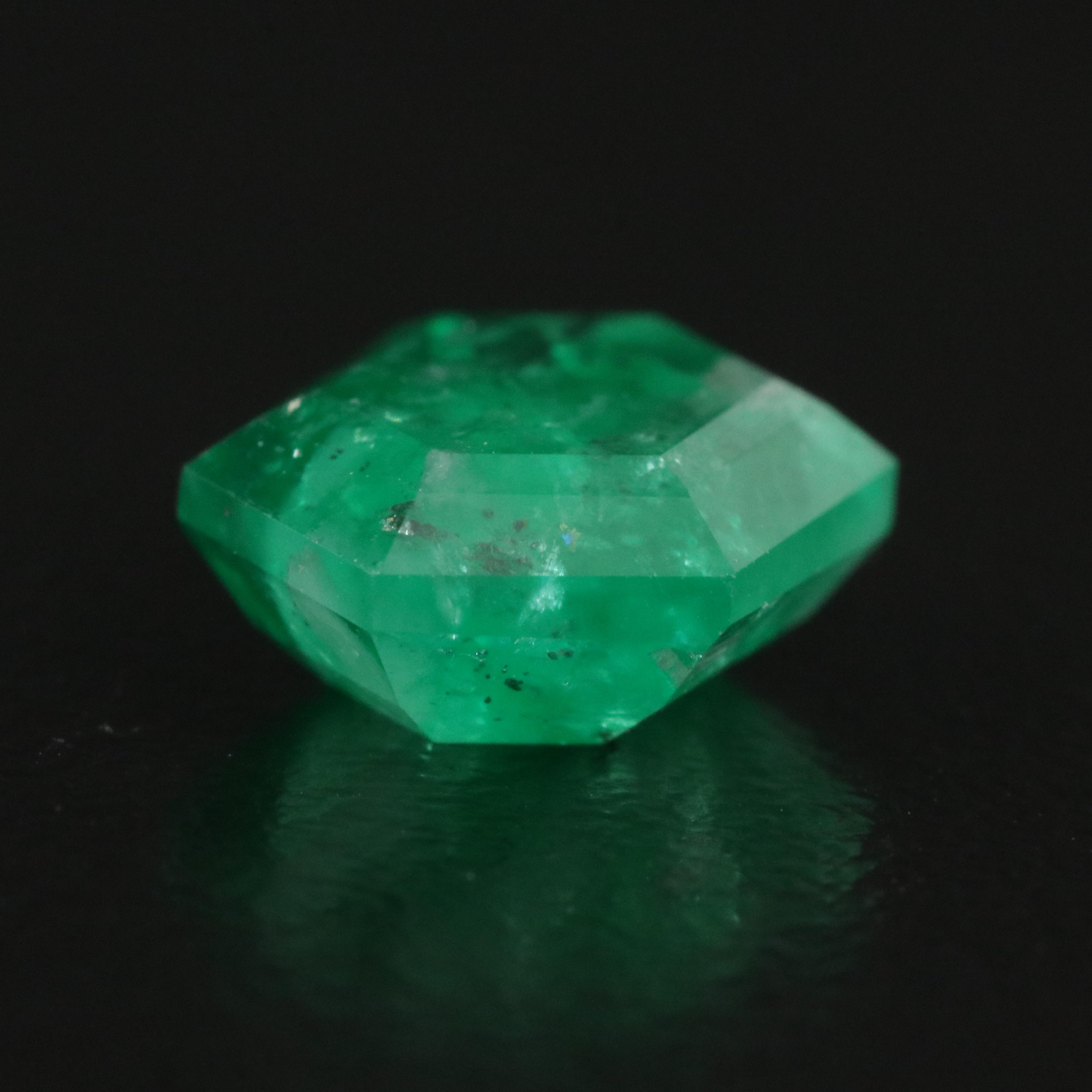 Loose 2.80 CT. Emerald