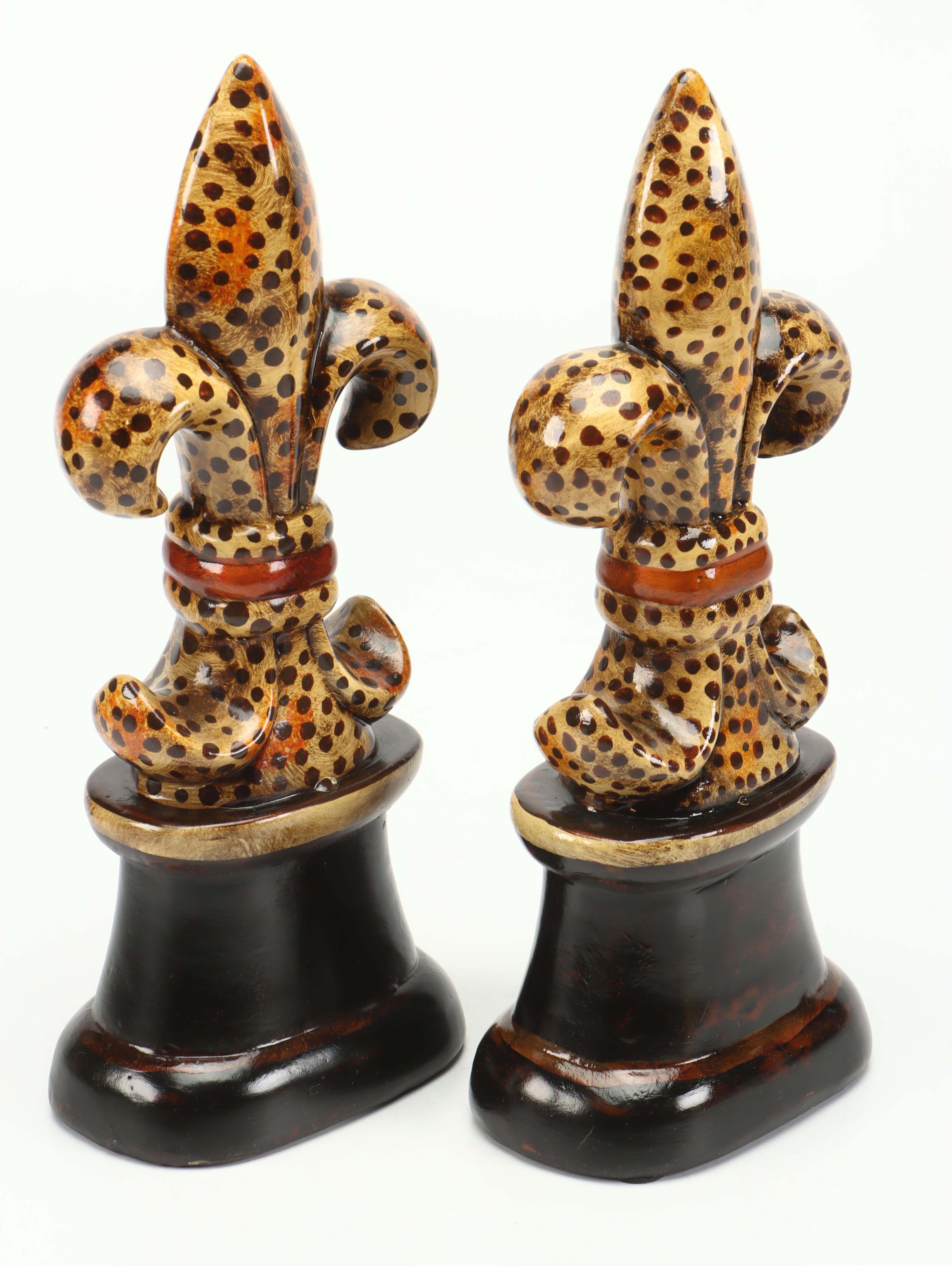 Austin Glass Hurricane with Fleur-de-Lis Bookends and Fused Glass Tray