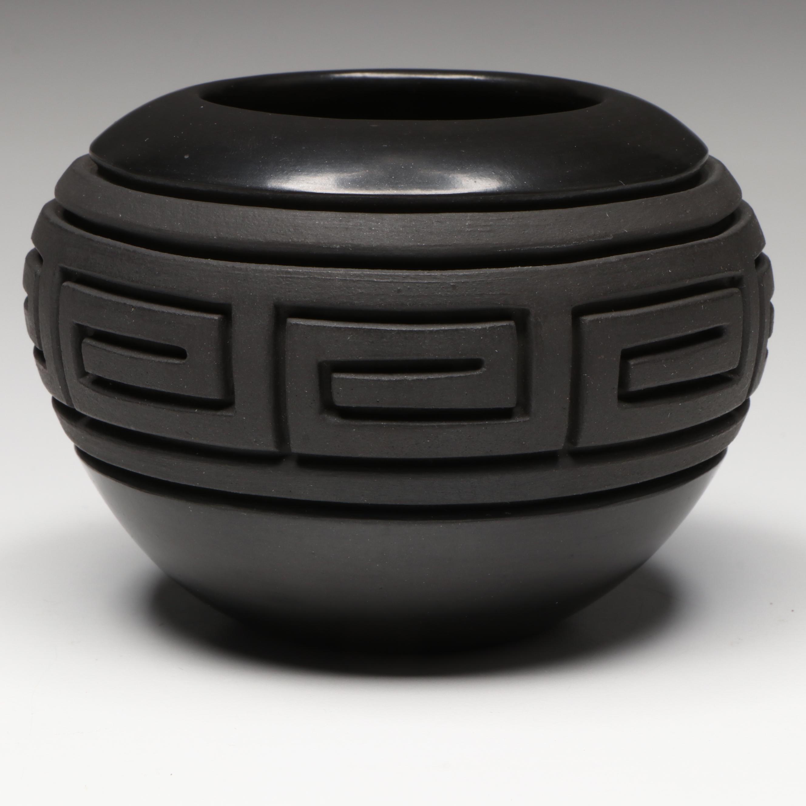 Sue Tapia San Juan Pueblo Pottery Incised Blackware Pot