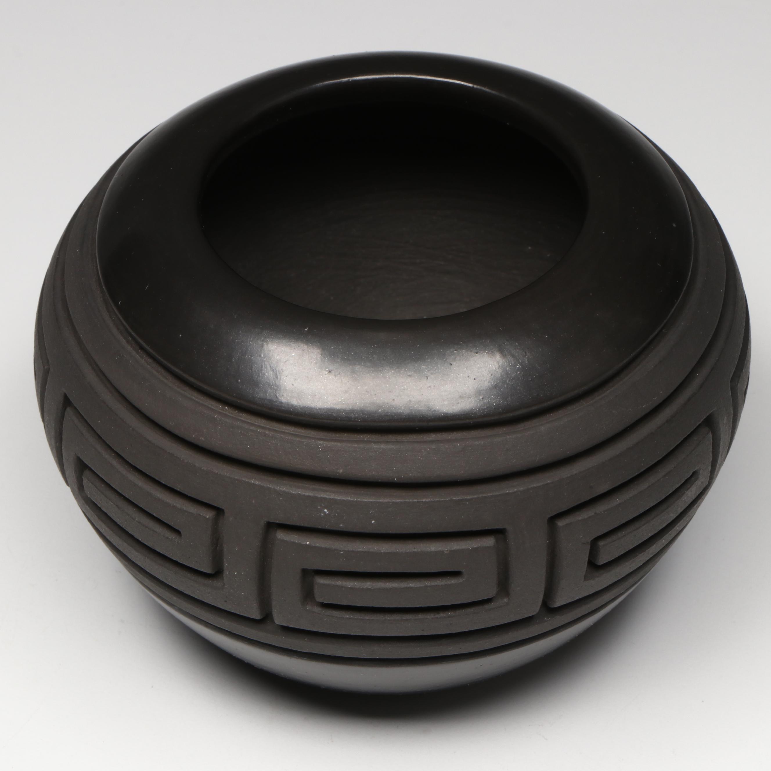 Sue Tapia San Juan Pueblo Pottery Incised Blackware Pot