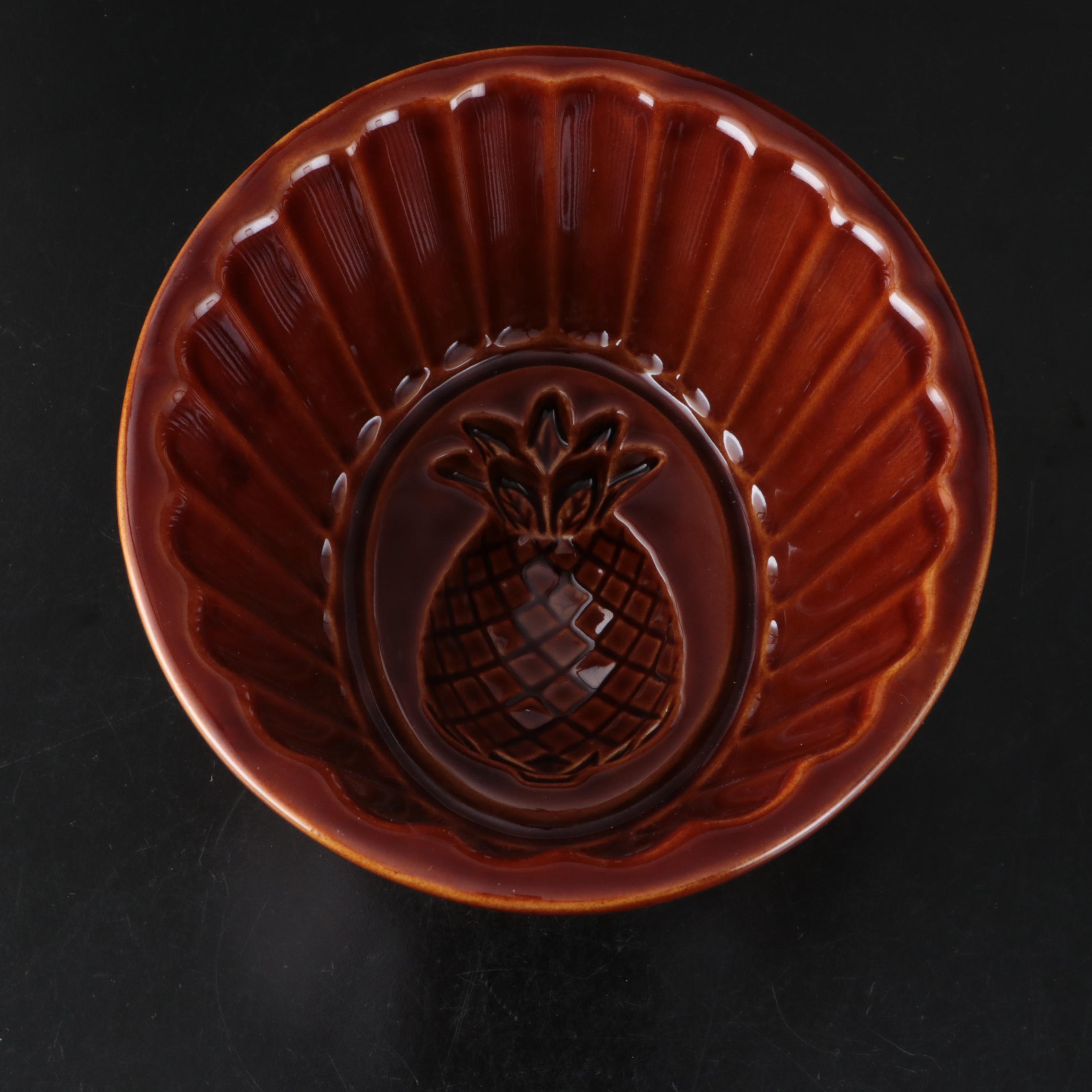 Williams-Sonoma Pineapple Mold, Fortessa Ice Cream Bowls and Other Kitchenware