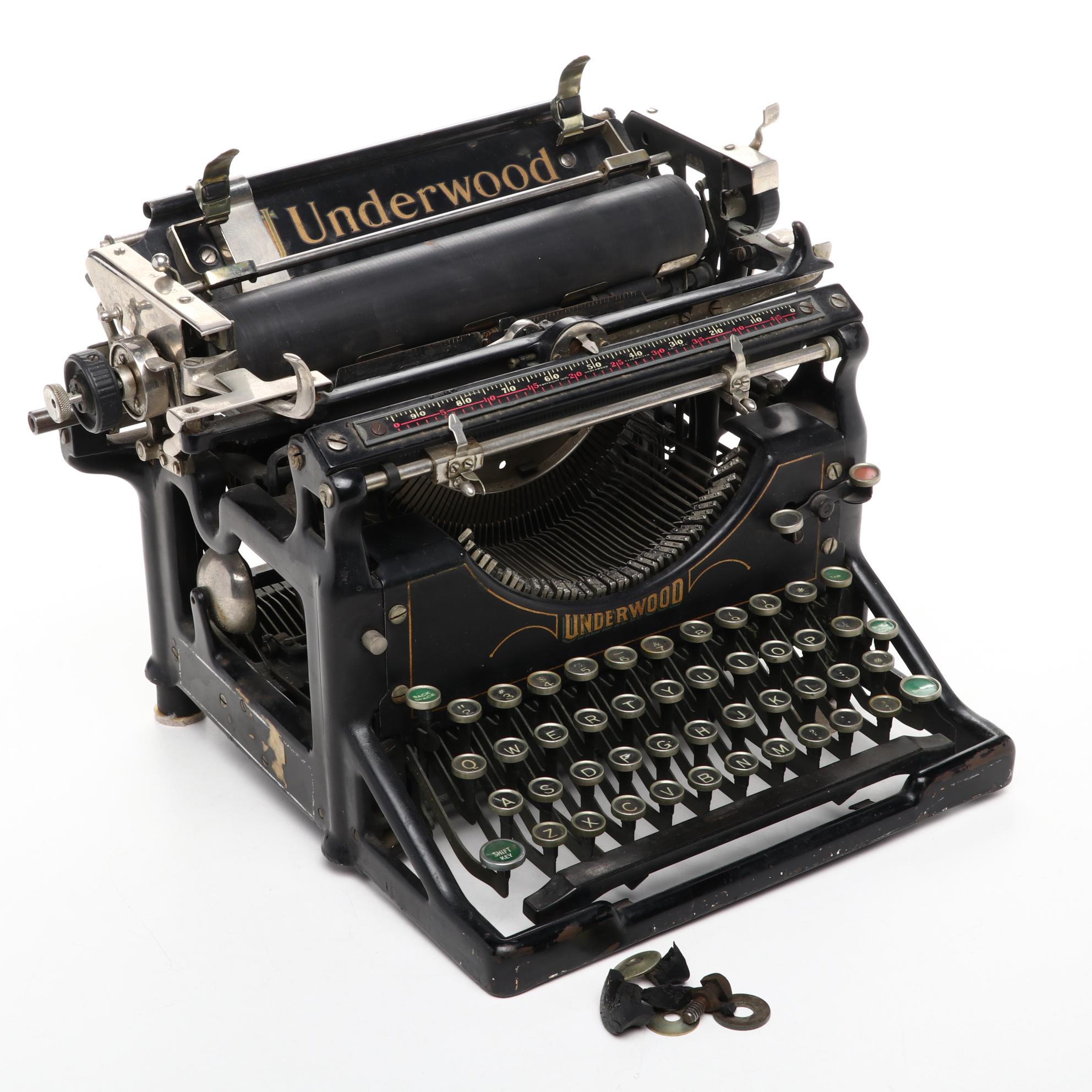 Underwood Metal Desktop Typewriter, Early 20th Century