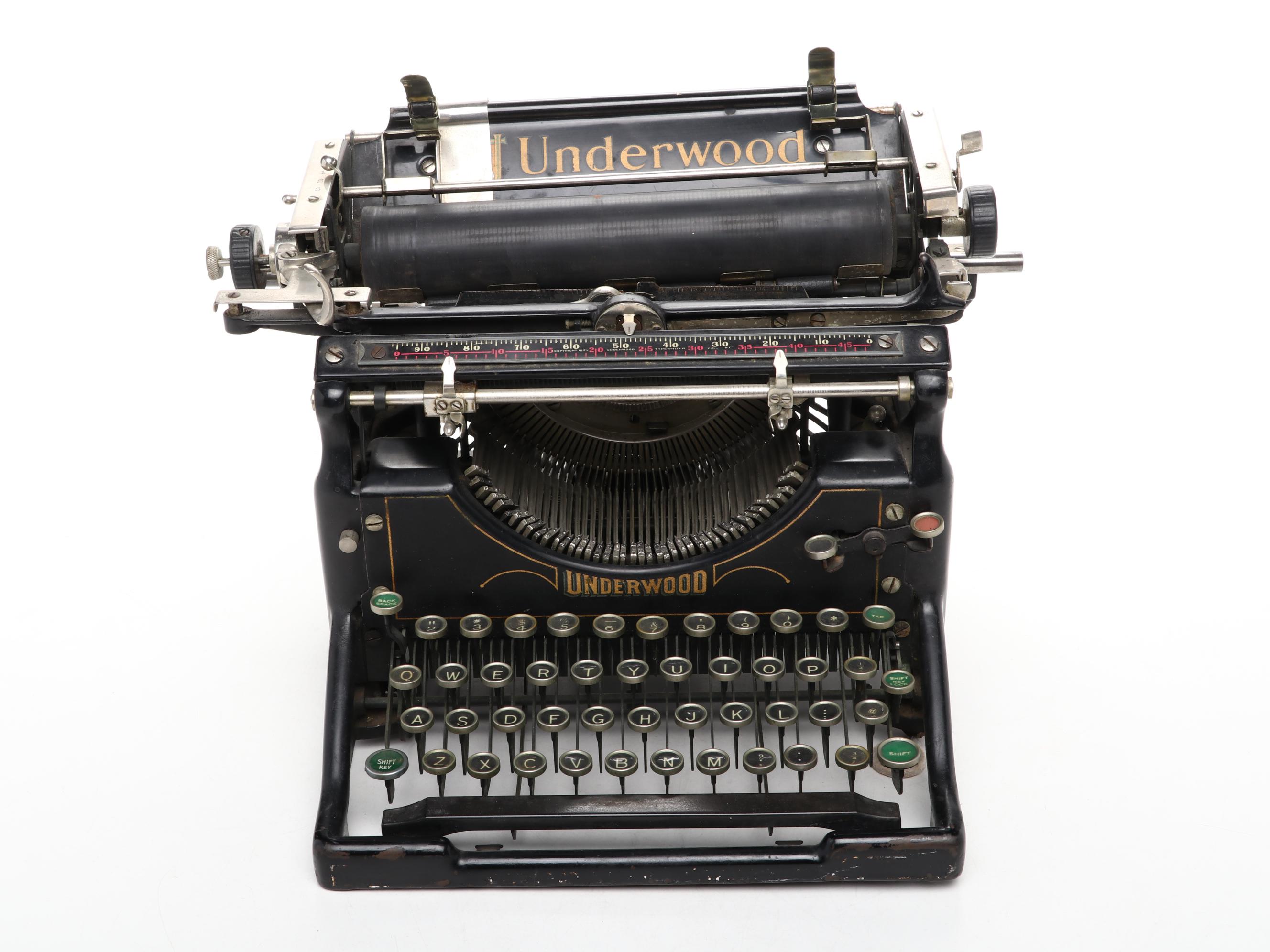 Underwood Metal Desktop Typewriter, Early 20th Century