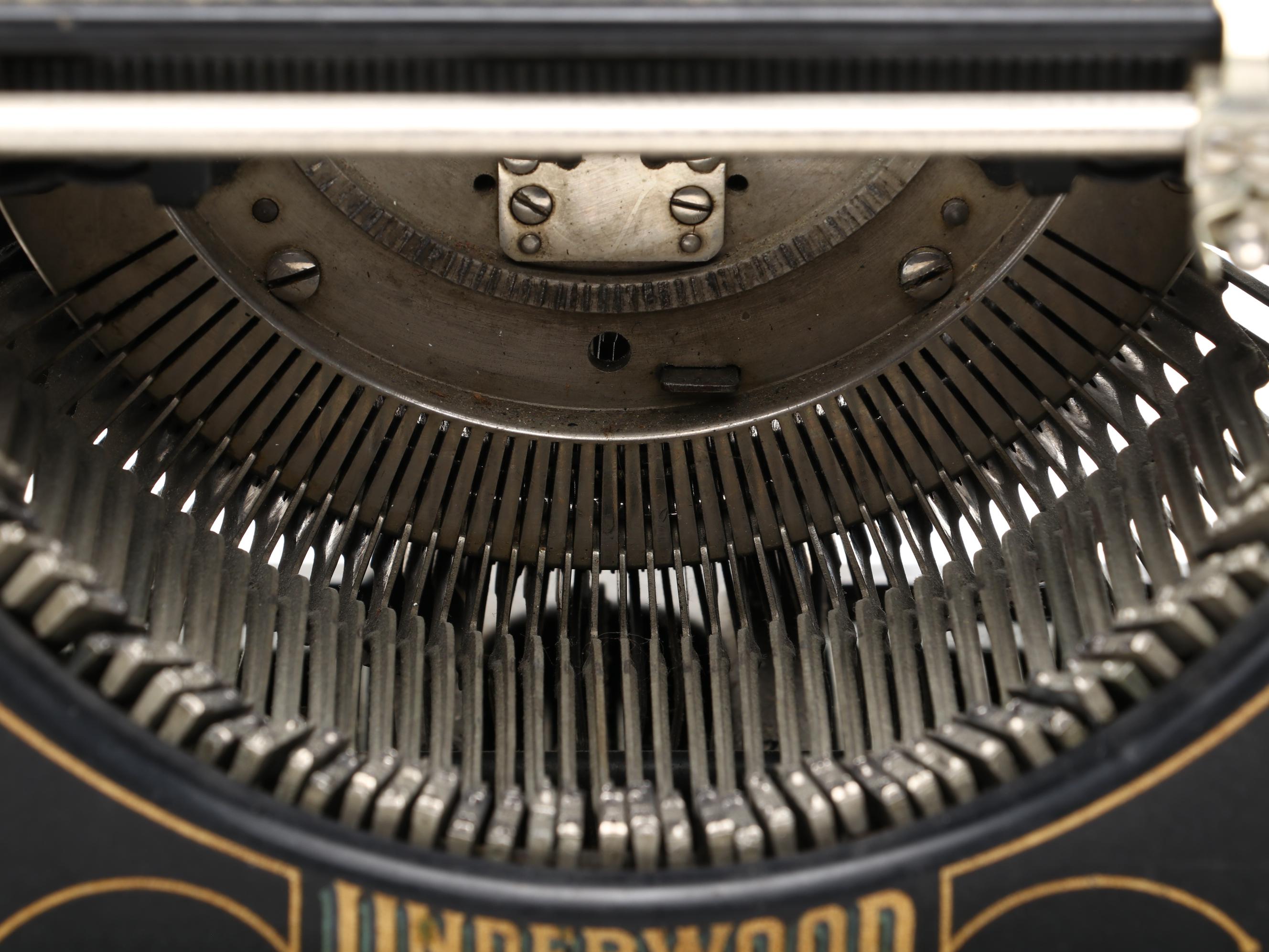 Underwood Metal Desktop Typewriter, Early 20th Century