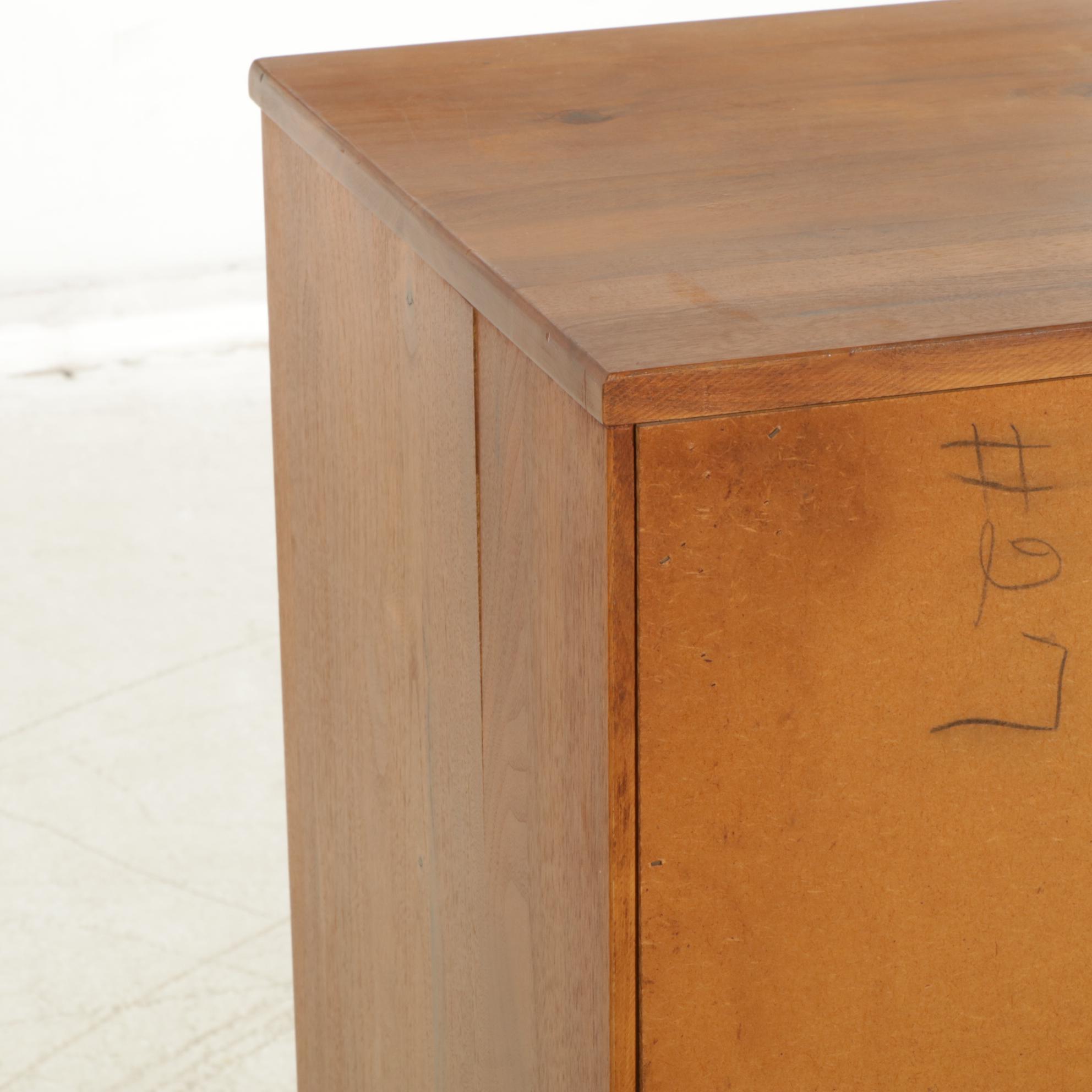 Kroehler Furniture Walnut Chest of Drawers, Late 20th Century