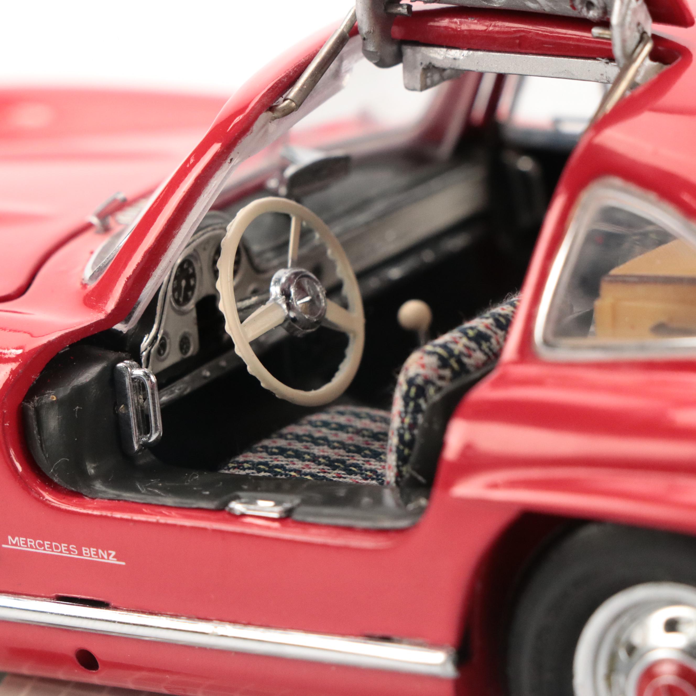 Franklin Mint "1954 Mercedes-Benz 300 SL" 1:24 Scale Model Car, 1987