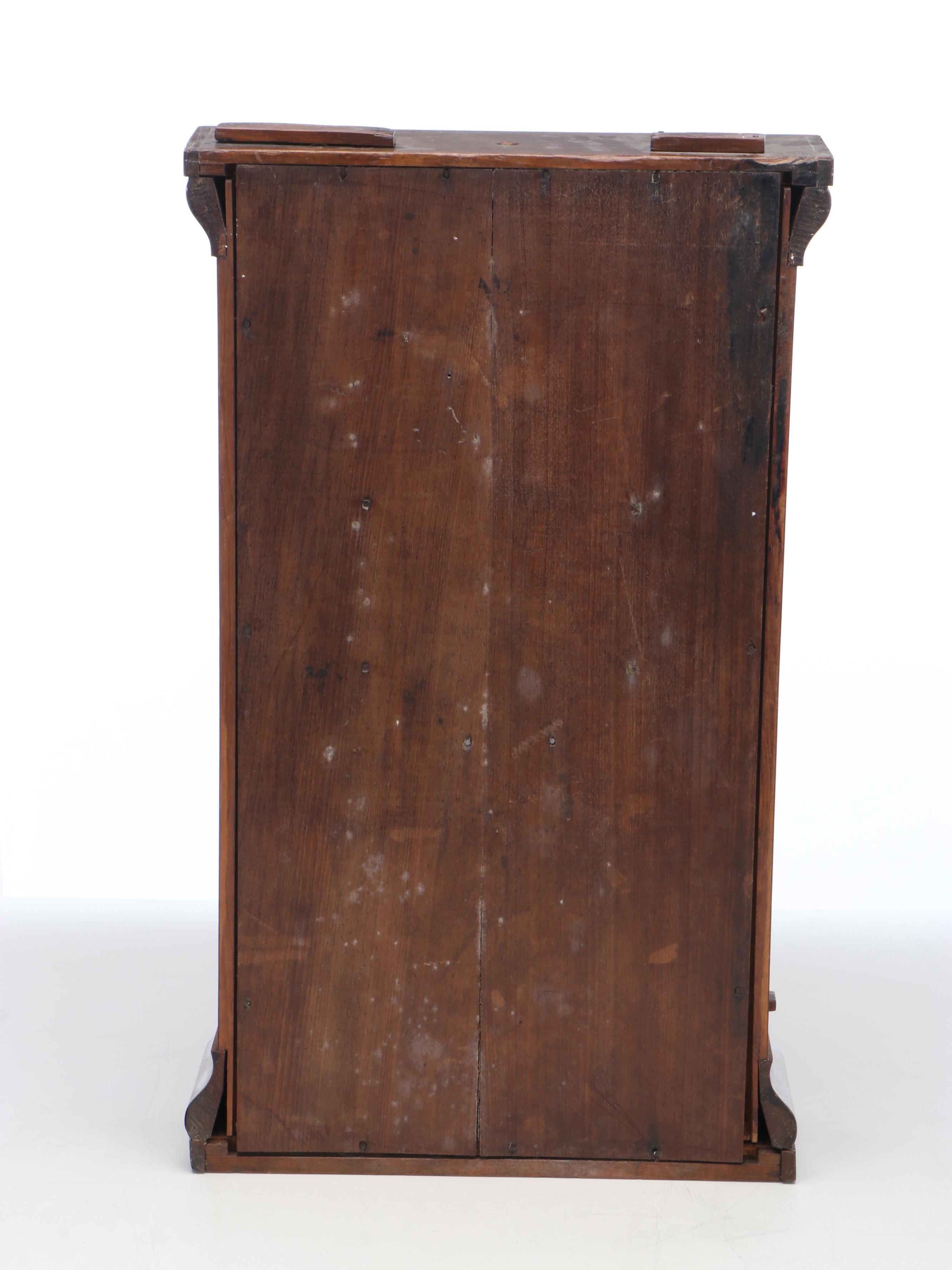 Seth Thomas Flame Mahogany Veneer Ogee Mantel Clock, Mid to Late 19th Century