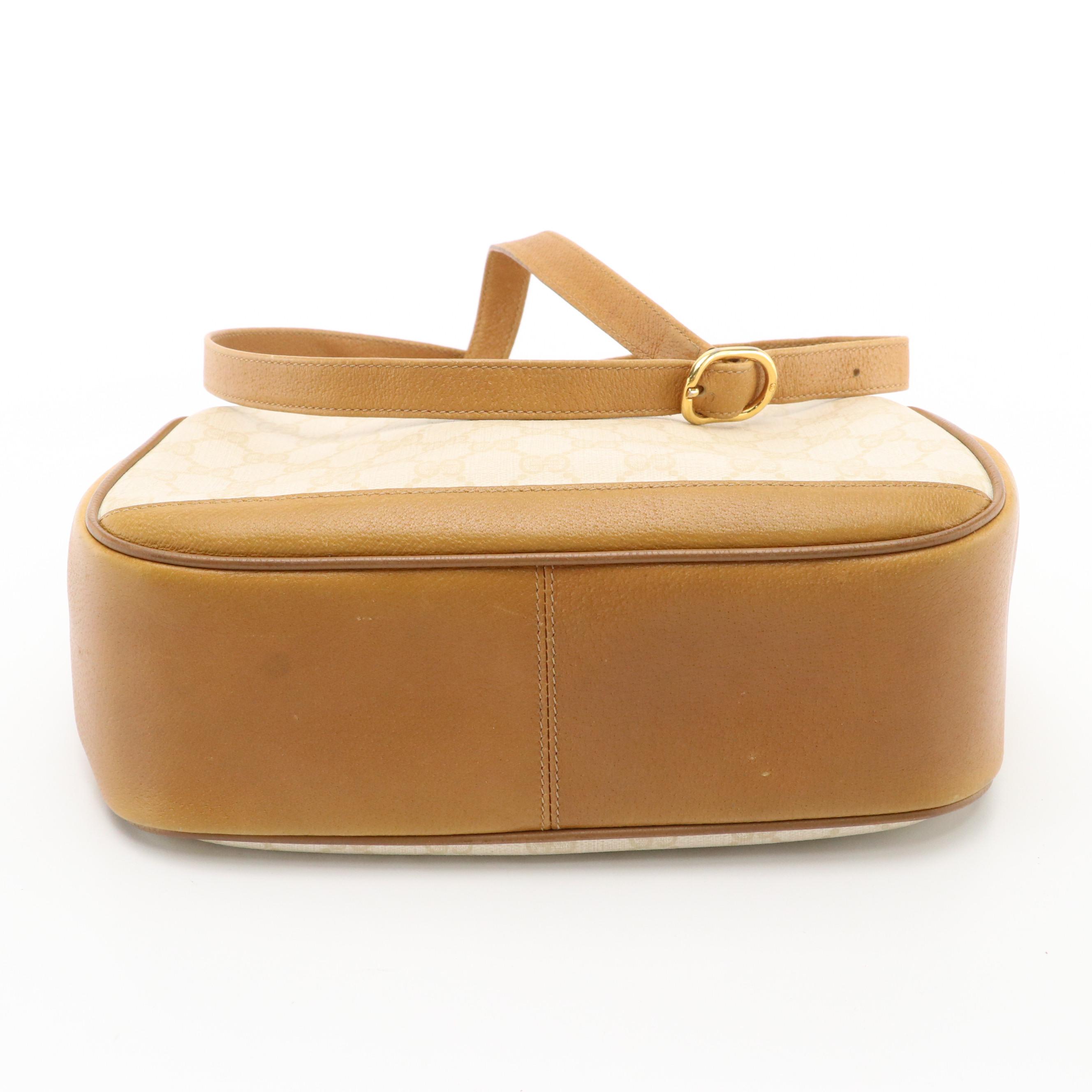 Gucci Accessory Collection Crossbody Bag in White GG Supreme Canvas