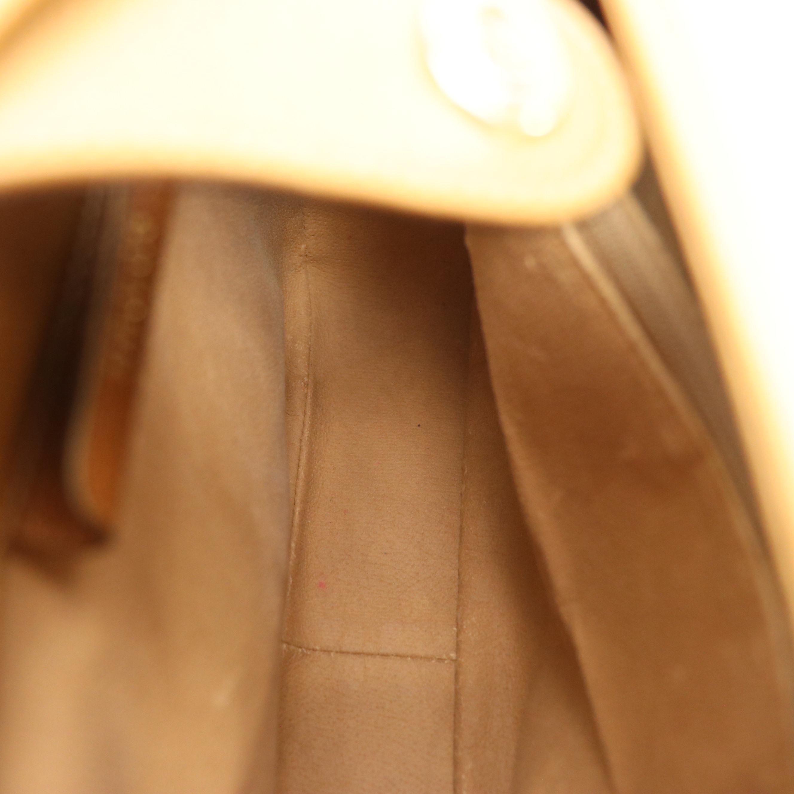 Gucci Accessory Collection Crossbody Bag in White GG Supreme Canvas