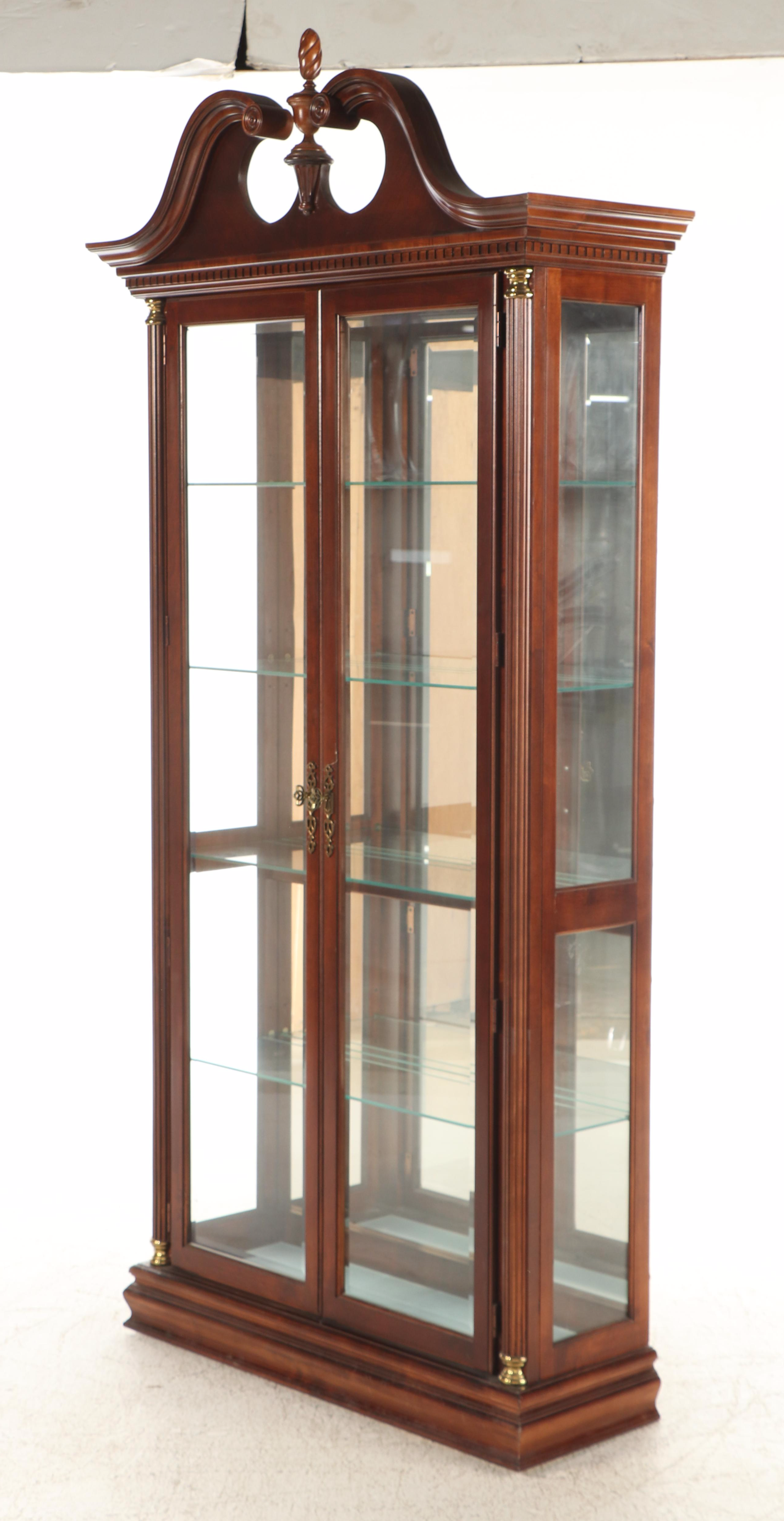 Pulaski Furniture Co. Federal Style Mahogany Display Cabinet, Late 20th Century
