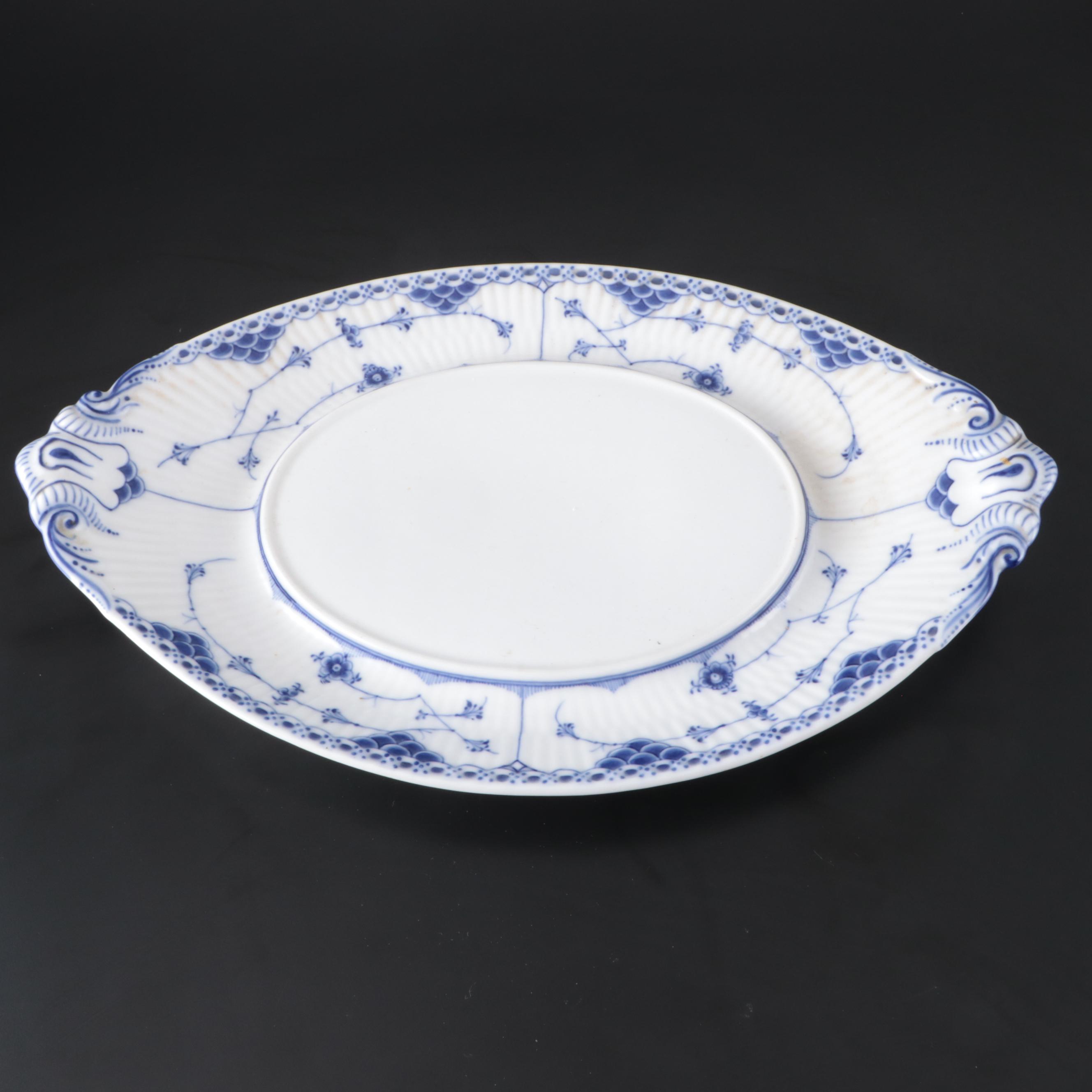 Royal Copenhagen Porcelain "Blue Fluted Lace" Tureen with Underplate, 1870–1890