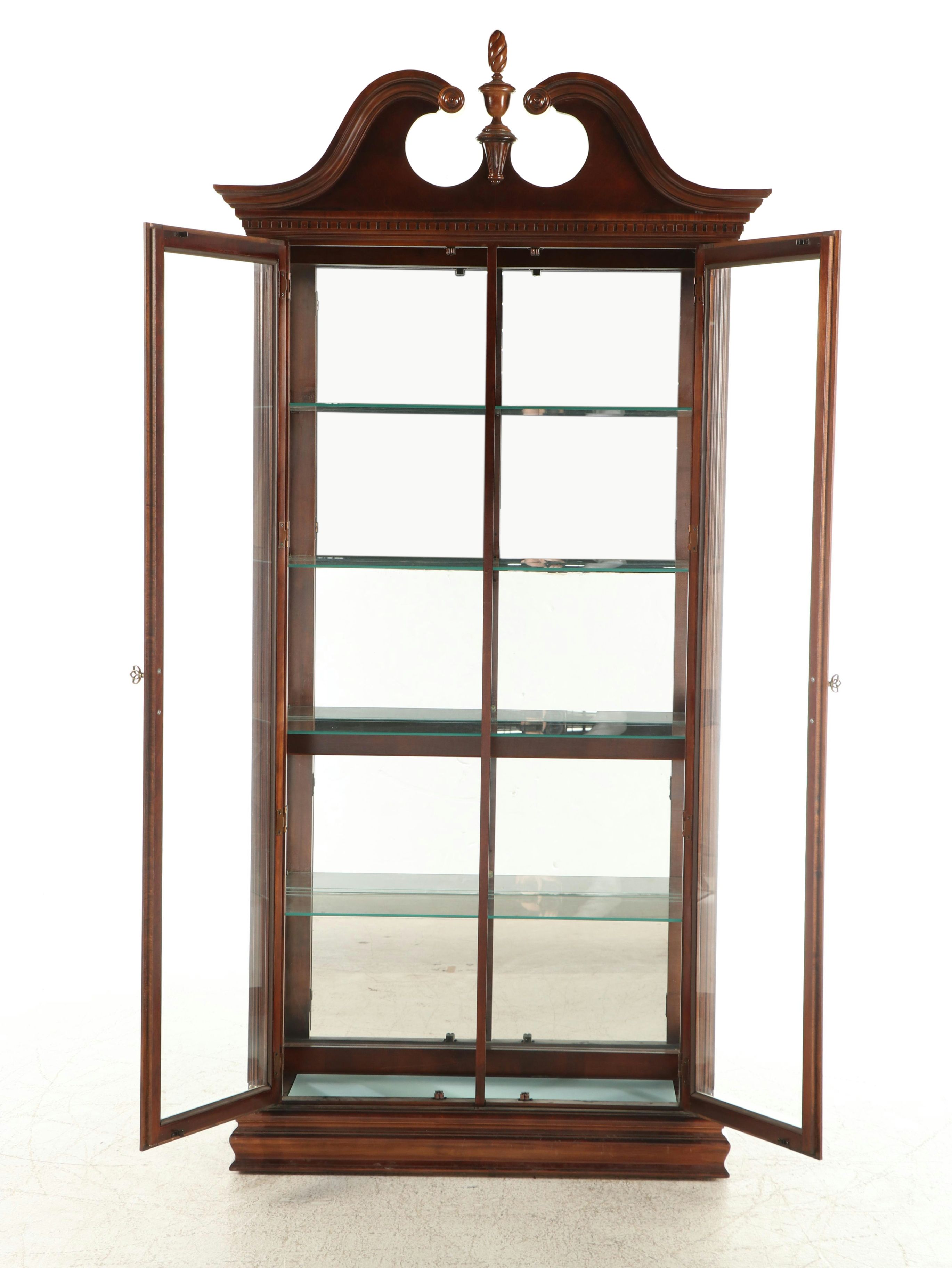 Pulaski Furniture Co. Federal Style Mahogany Display Cabinet, Late 20th Century
