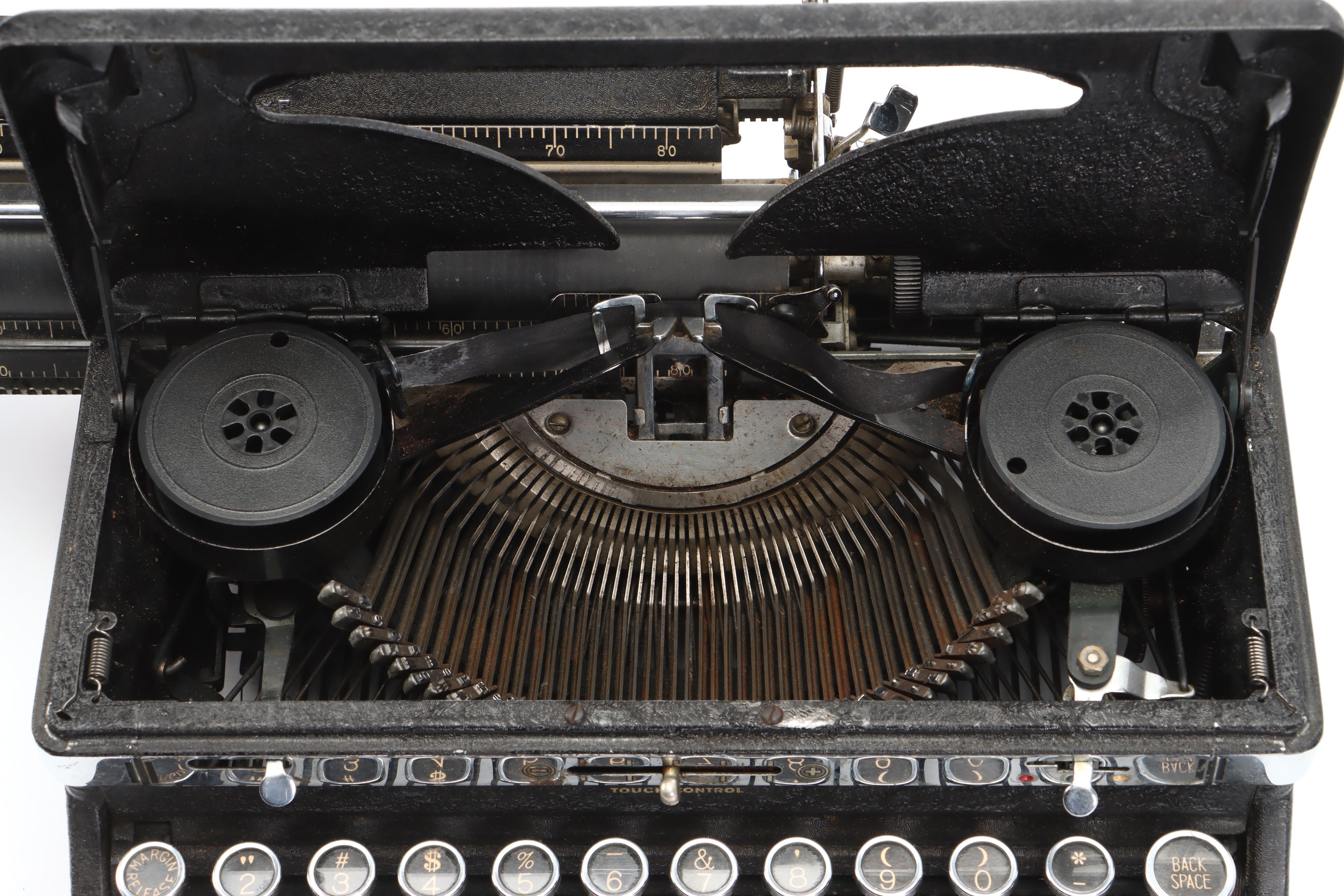 Royal De Luxe Typewriter with Leather Carrying Case, circa 1937