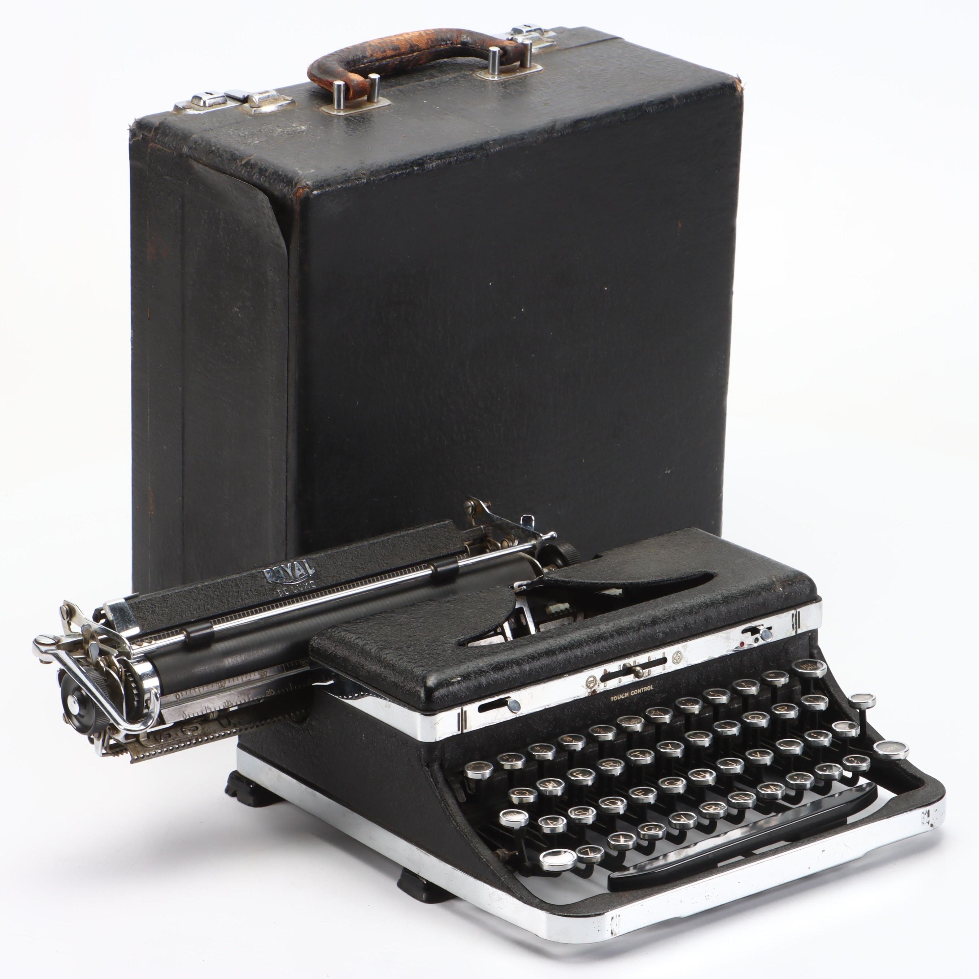 Royal De Luxe Typewriter with Leather Carrying Case, circa 1937