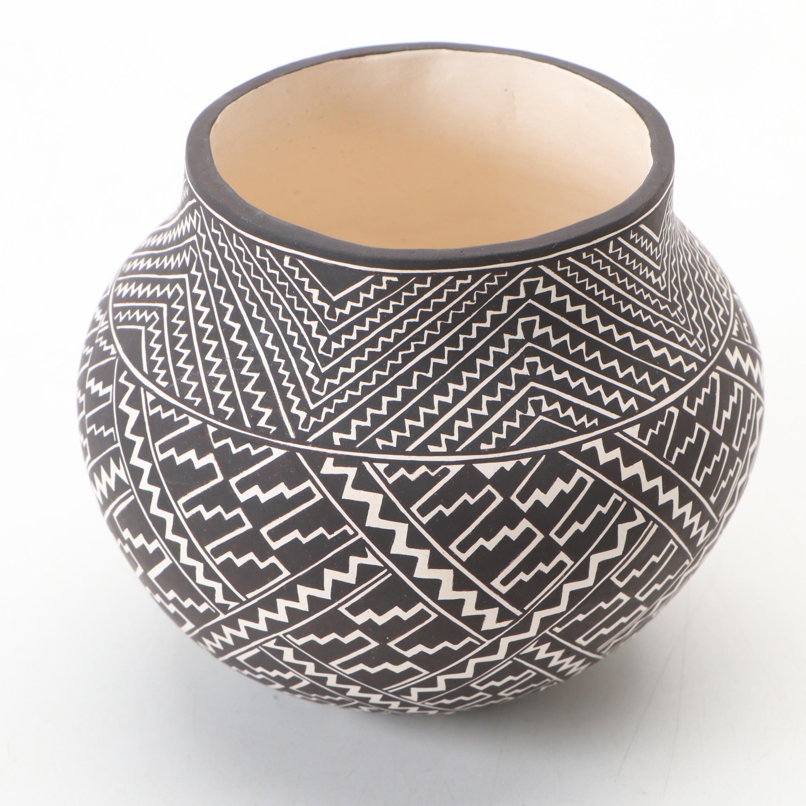 Lilly Maria Salvador Acoma Pueblo Pottery Black and White Olla