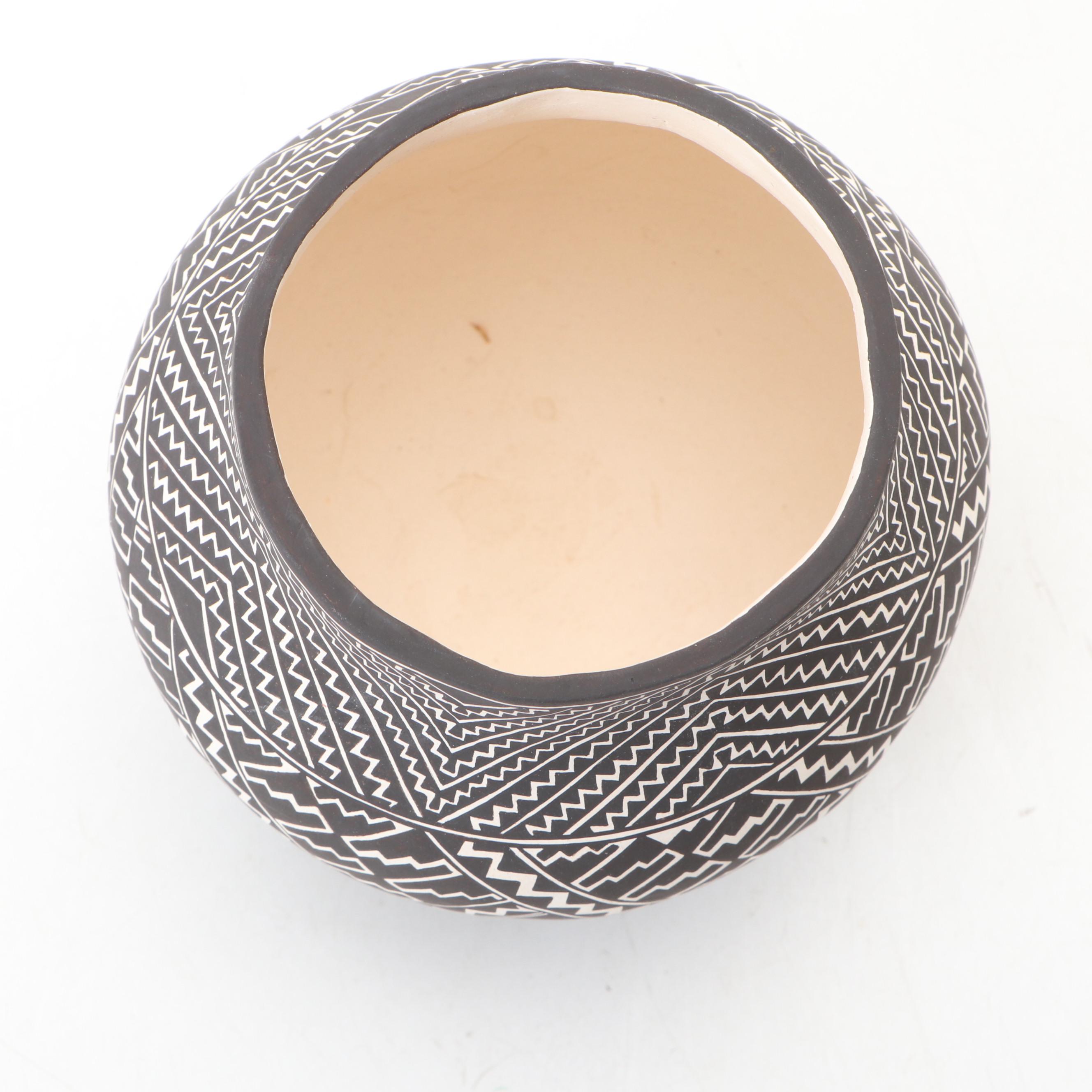 Lilly Maria Salvador Acoma Pueblo Pottery Black and White Olla