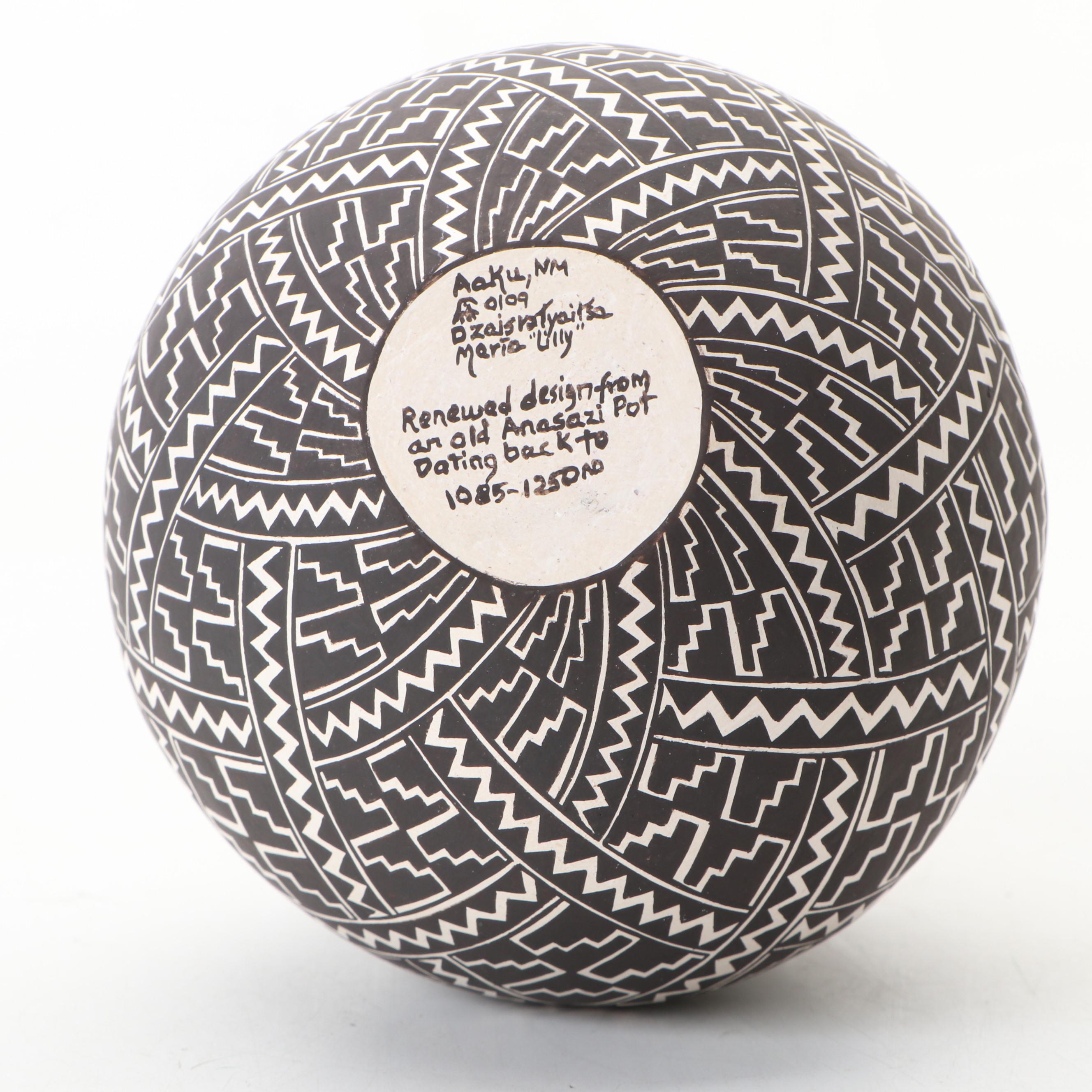 Lilly Maria Salvador Acoma Pueblo Pottery Black and White Olla