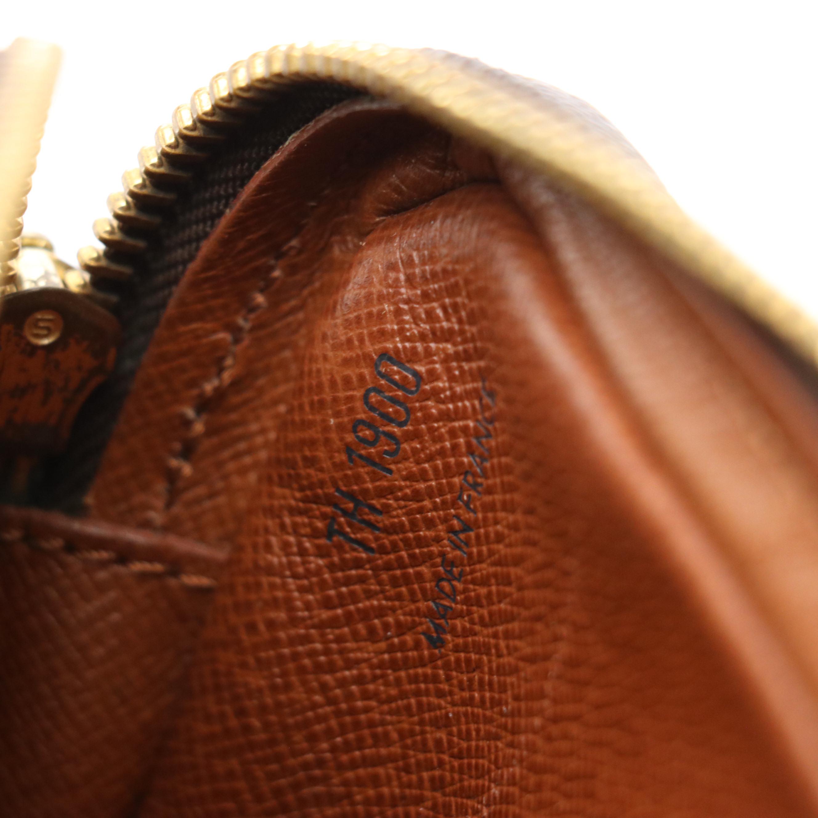 Louis Vuitton Marly Dragonne 22 Clutch in Monogram Canvas