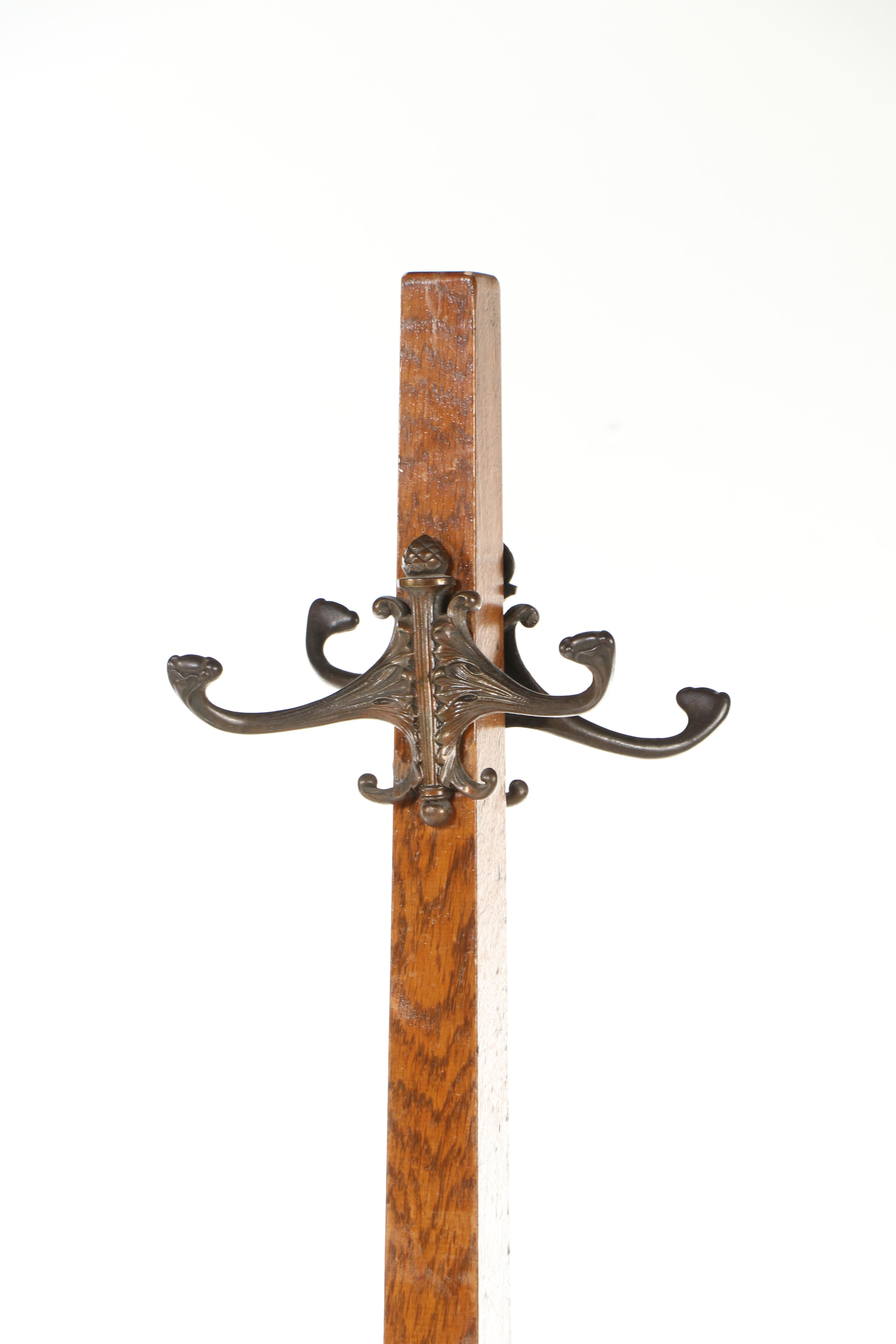 American Quartersawn Oak Cross-Base Hall Tree, Early 20th Century