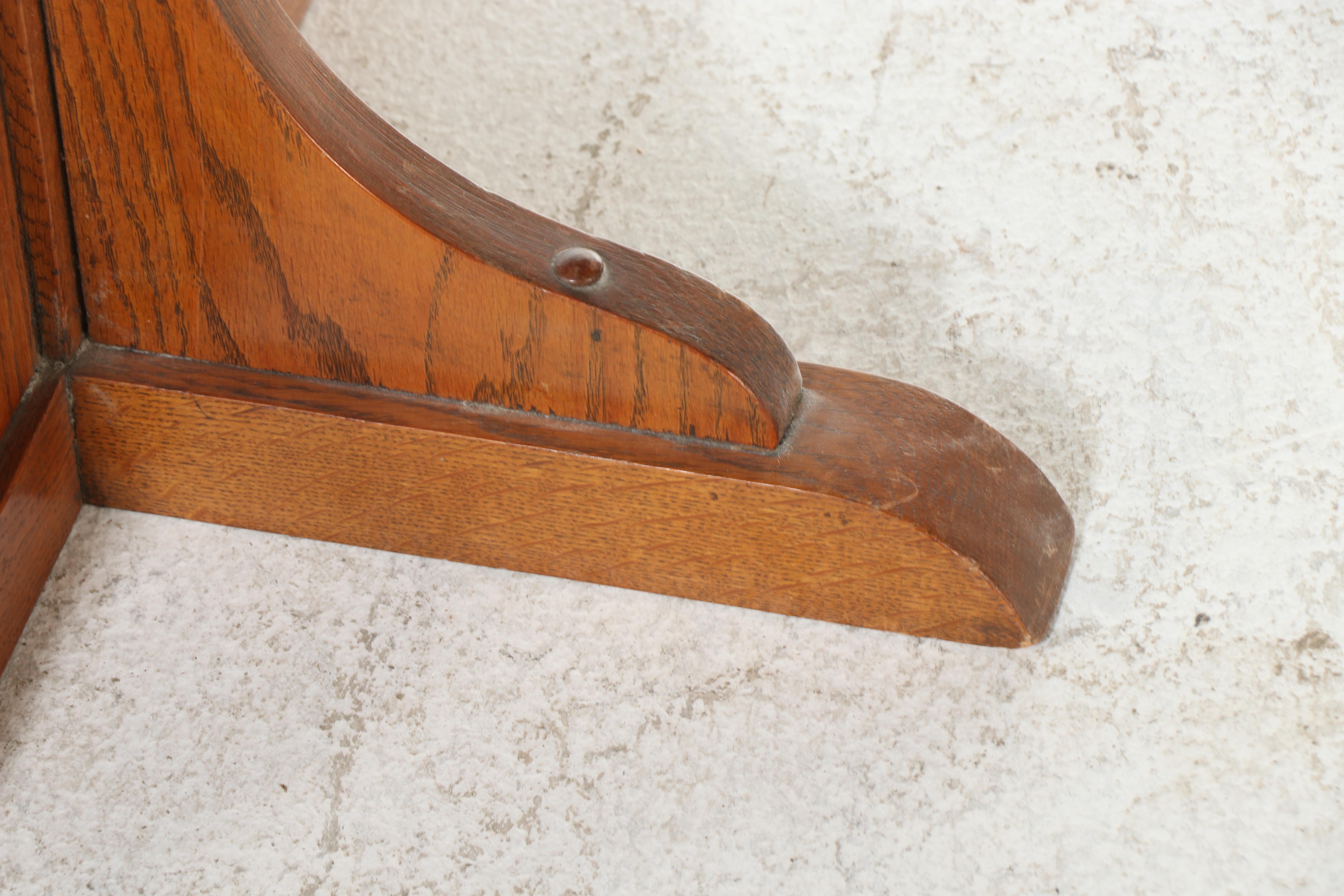 American Quartersawn Oak Cross-Base Hall Tree, Early 20th Century