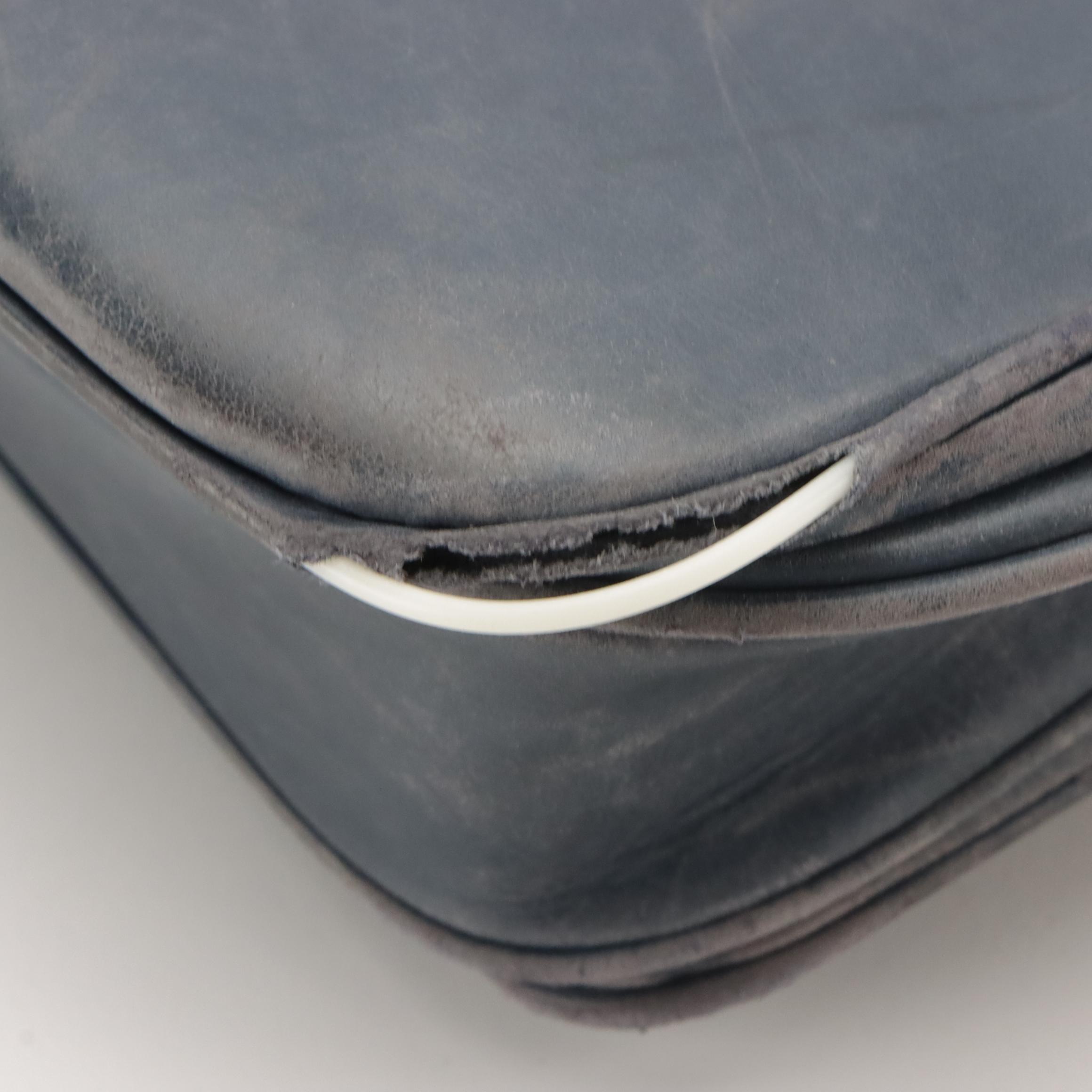 Gucci Vintage Horsebit 1955 Shoulder Bag in Navy Blue Leather