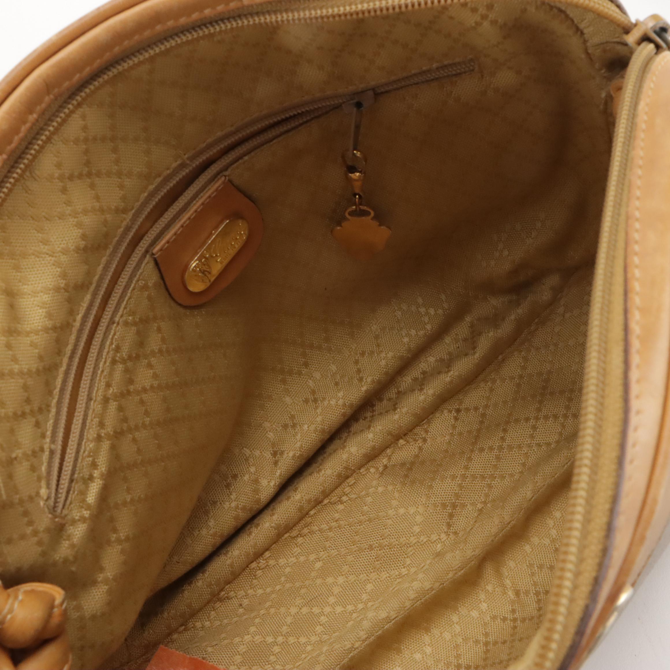 Gucci Zippered Crossbody Bag in Micro GG Supreme Canvas and Leather Trim