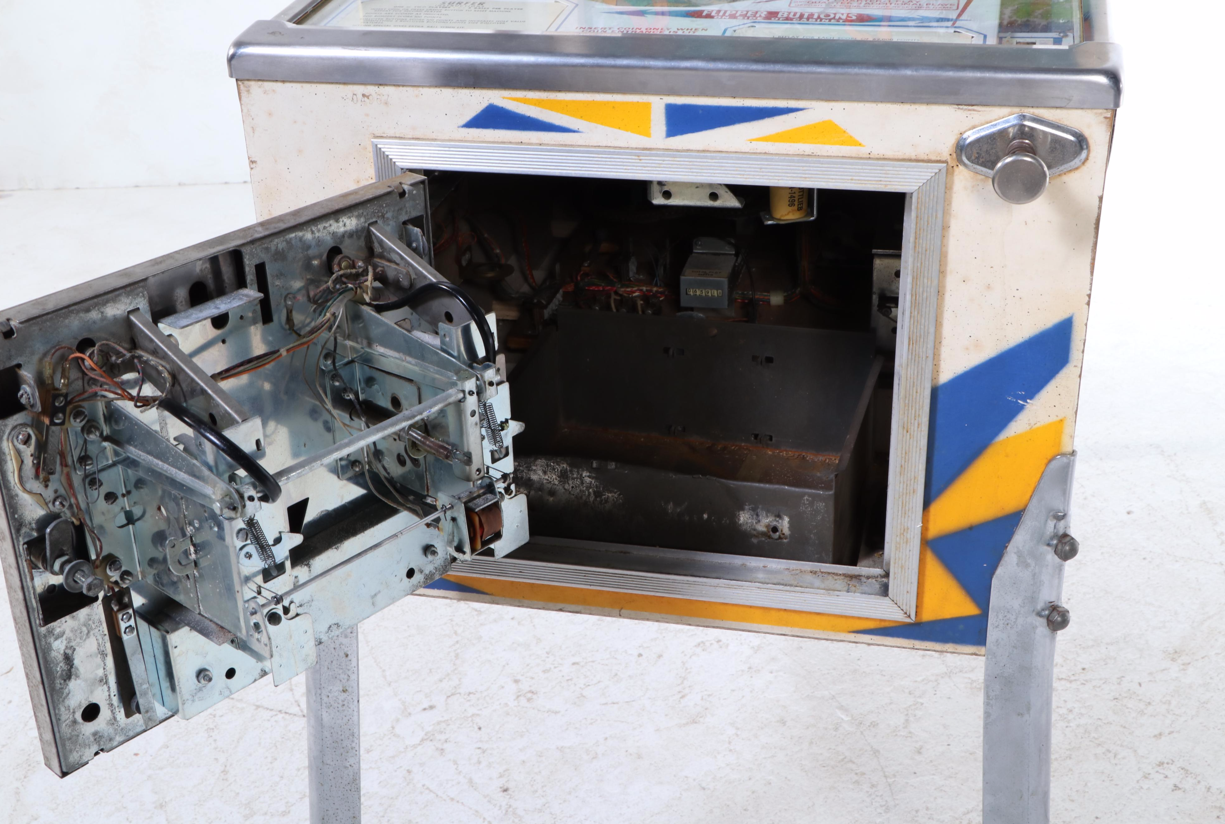 Gottlieb Surfer Pinball Machine, 1976