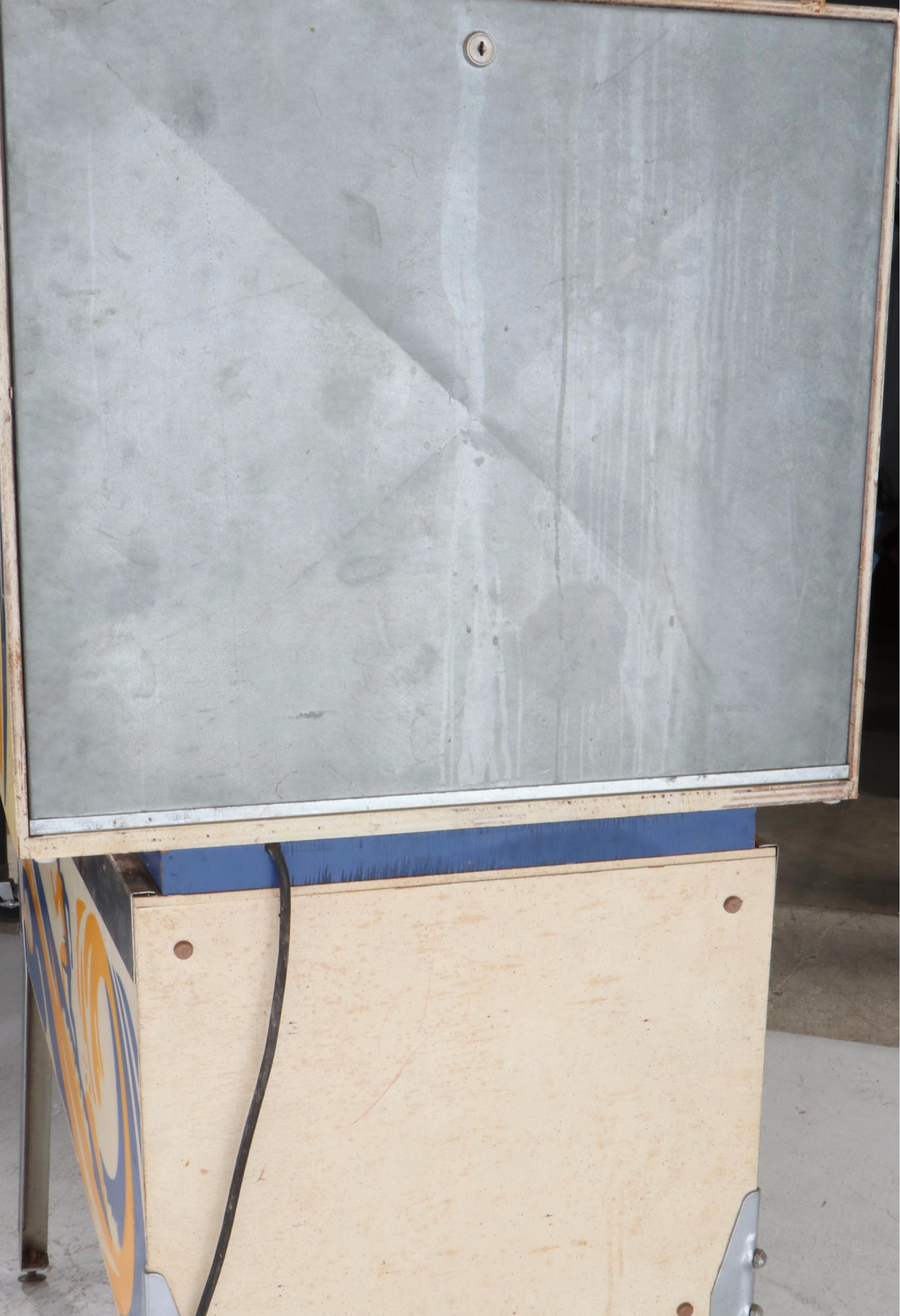 Gottlieb Surfer Pinball Machine, 1976