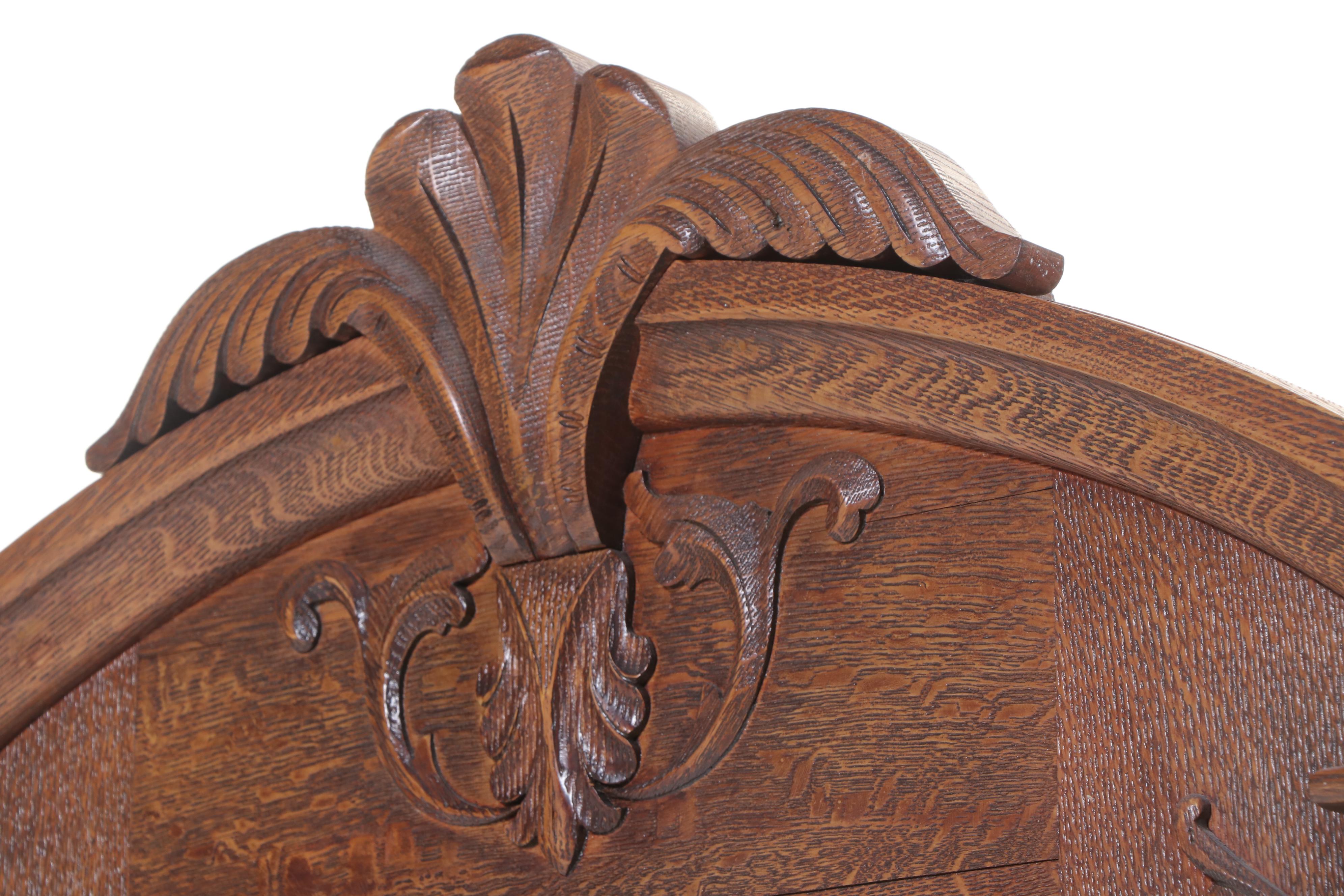 Late Victorian Carved and Quartersawn Oak Hall Seat, Circa 1900