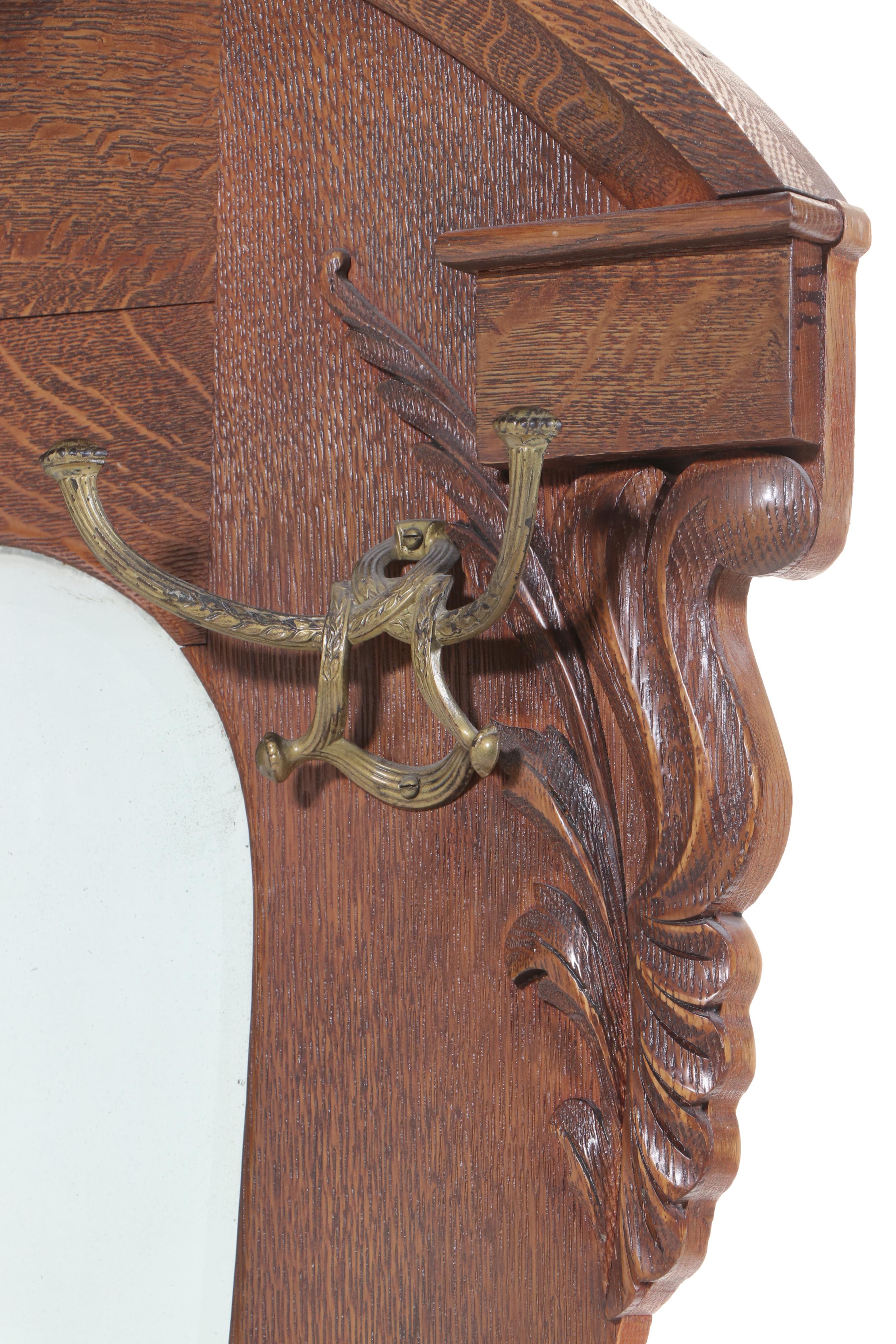 Late Victorian Carved and Quartersawn Oak Hall Seat, Circa 1900
