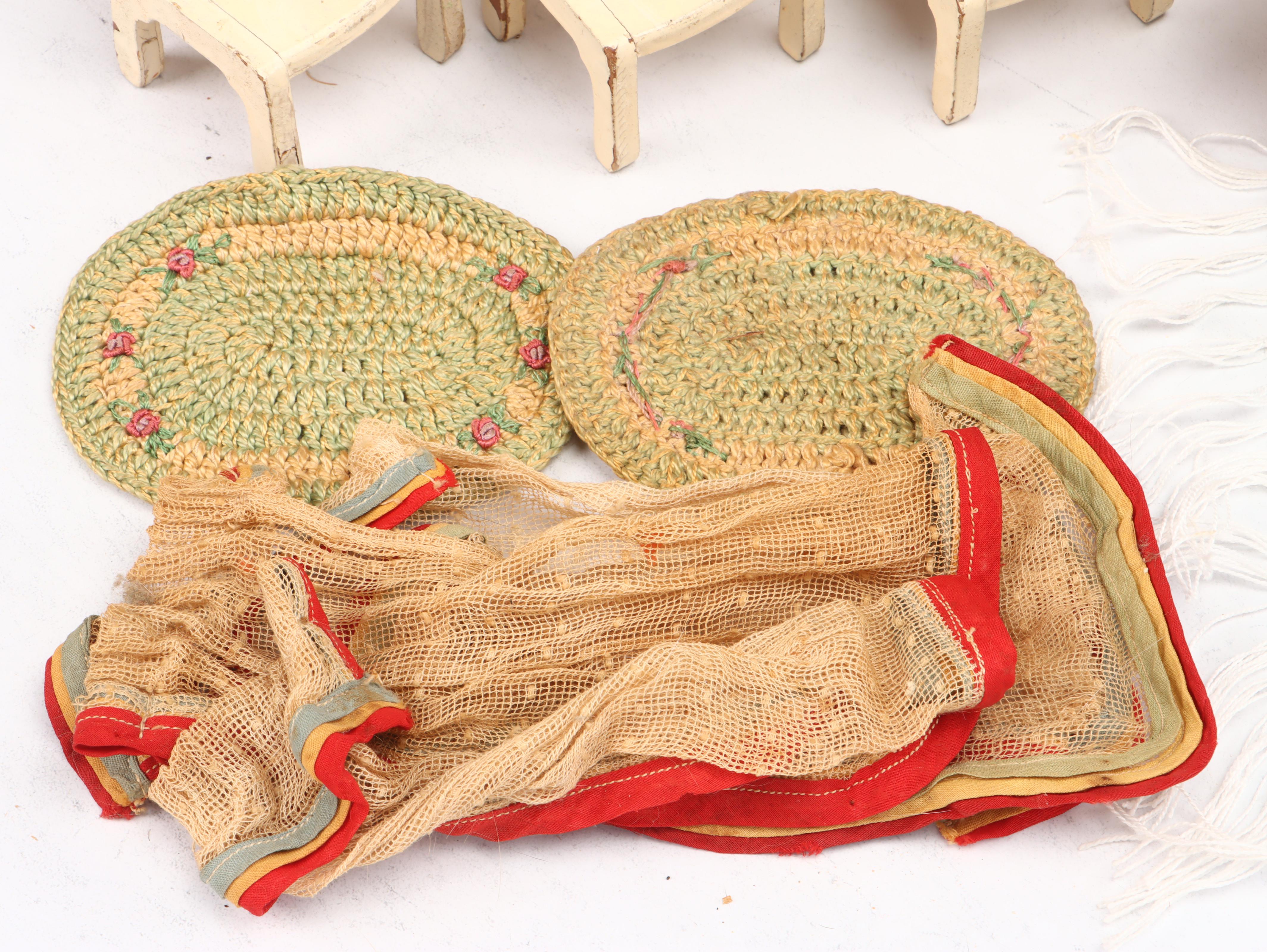 Skilcraft Victorian Wooden Dollhouse with Accessories and Dollhouse History Book