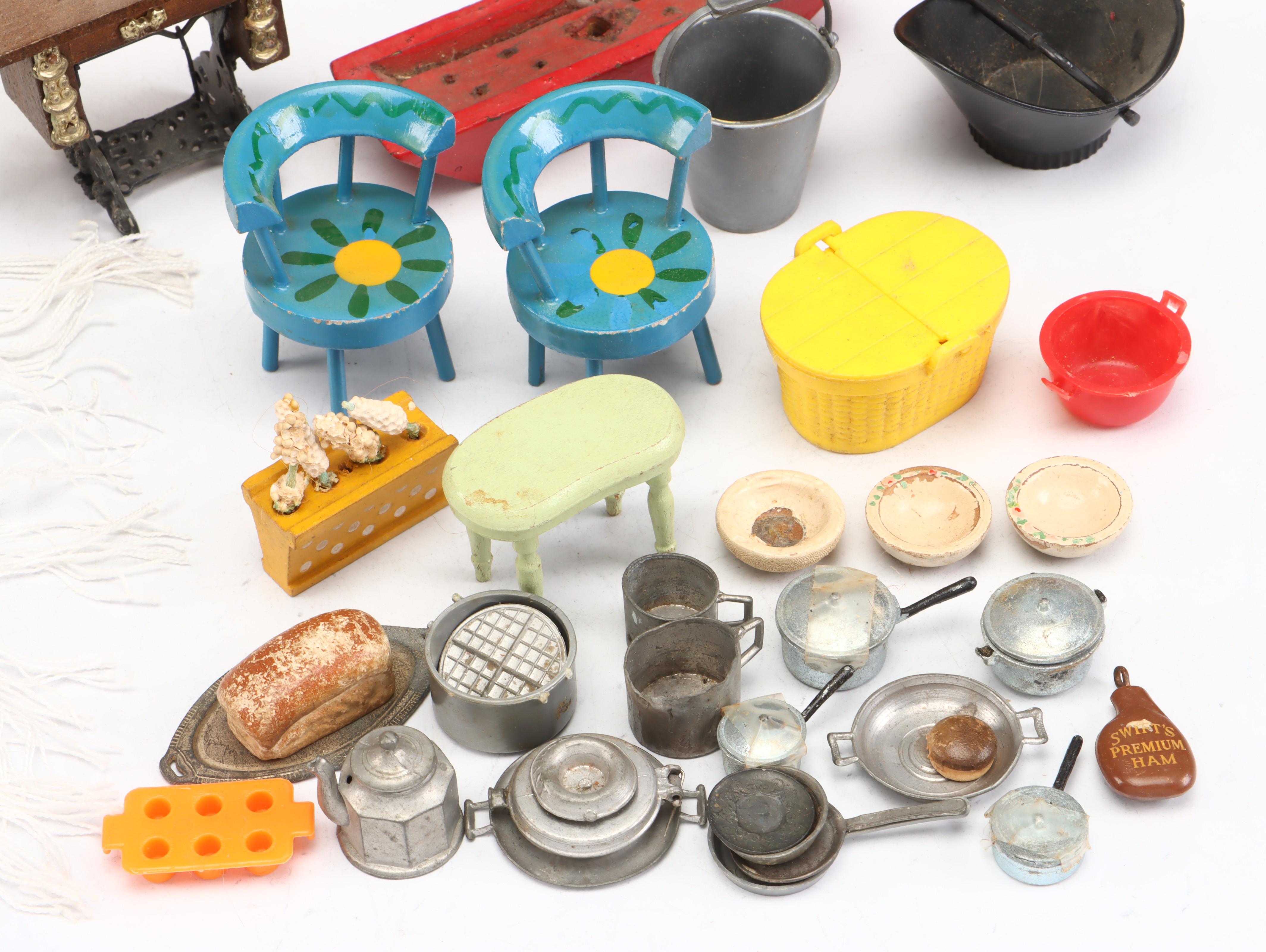 Skilcraft Victorian Wooden Dollhouse with Accessories and Dollhouse History Book