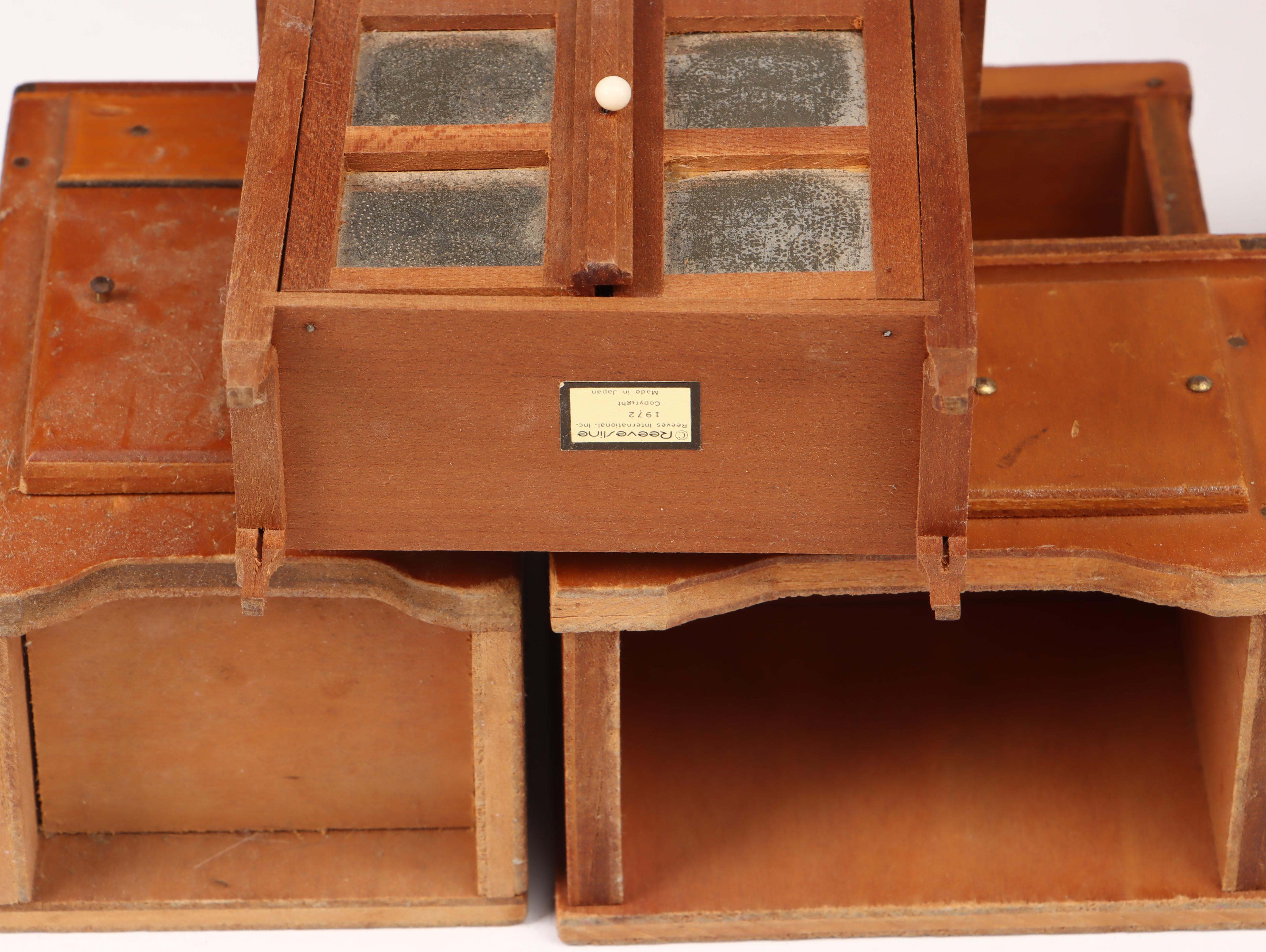 Skilcraft Victorian Wooden Dollhouse with Accessories and Dollhouse History Book