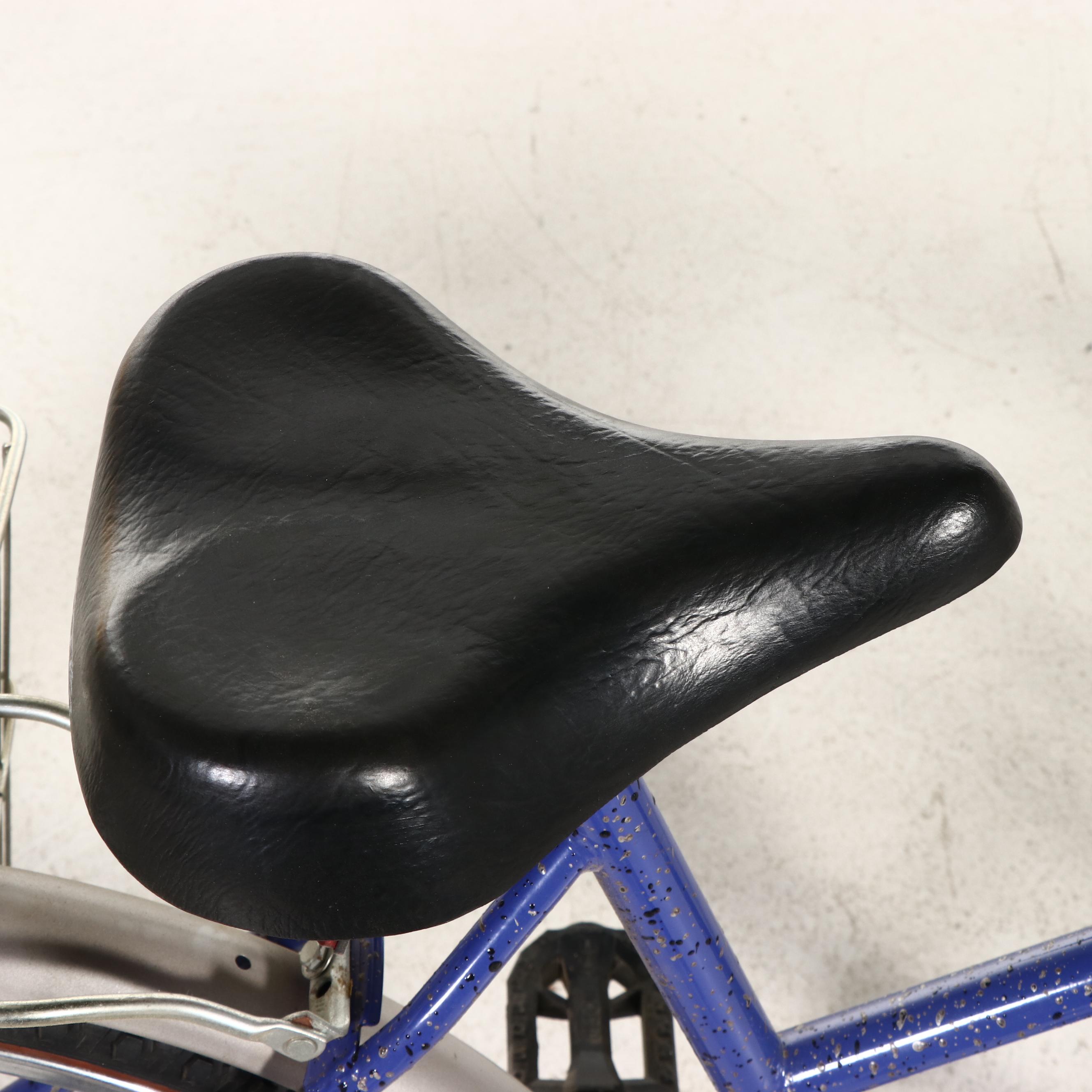 Huffy St. Croix 3-Speed Cruiser Bicycle with Schwinn Seat and Basket