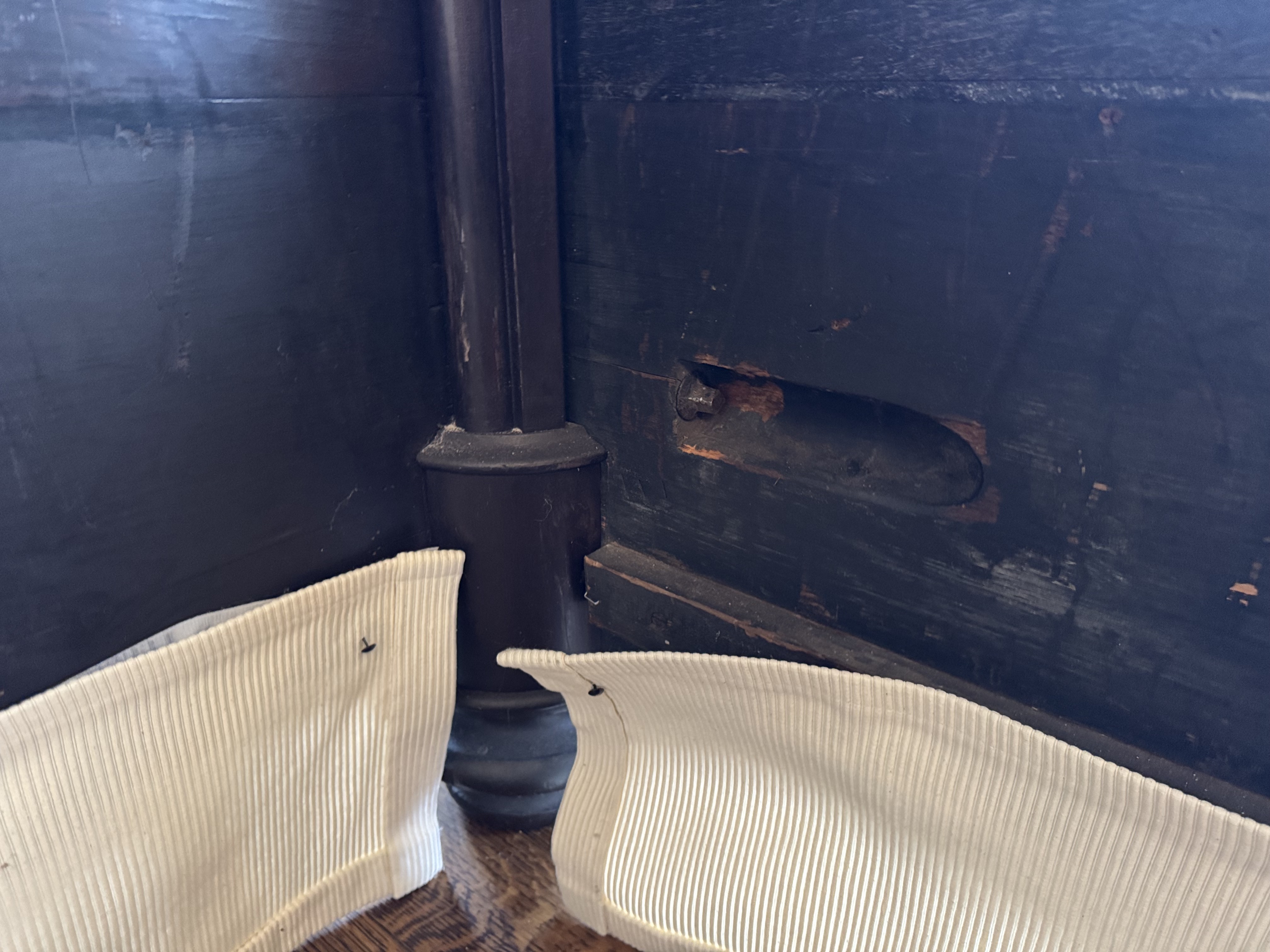 Prudent Mallard Victorian Rosewood Three-Quarter Tester Bed, Mid-19th Century