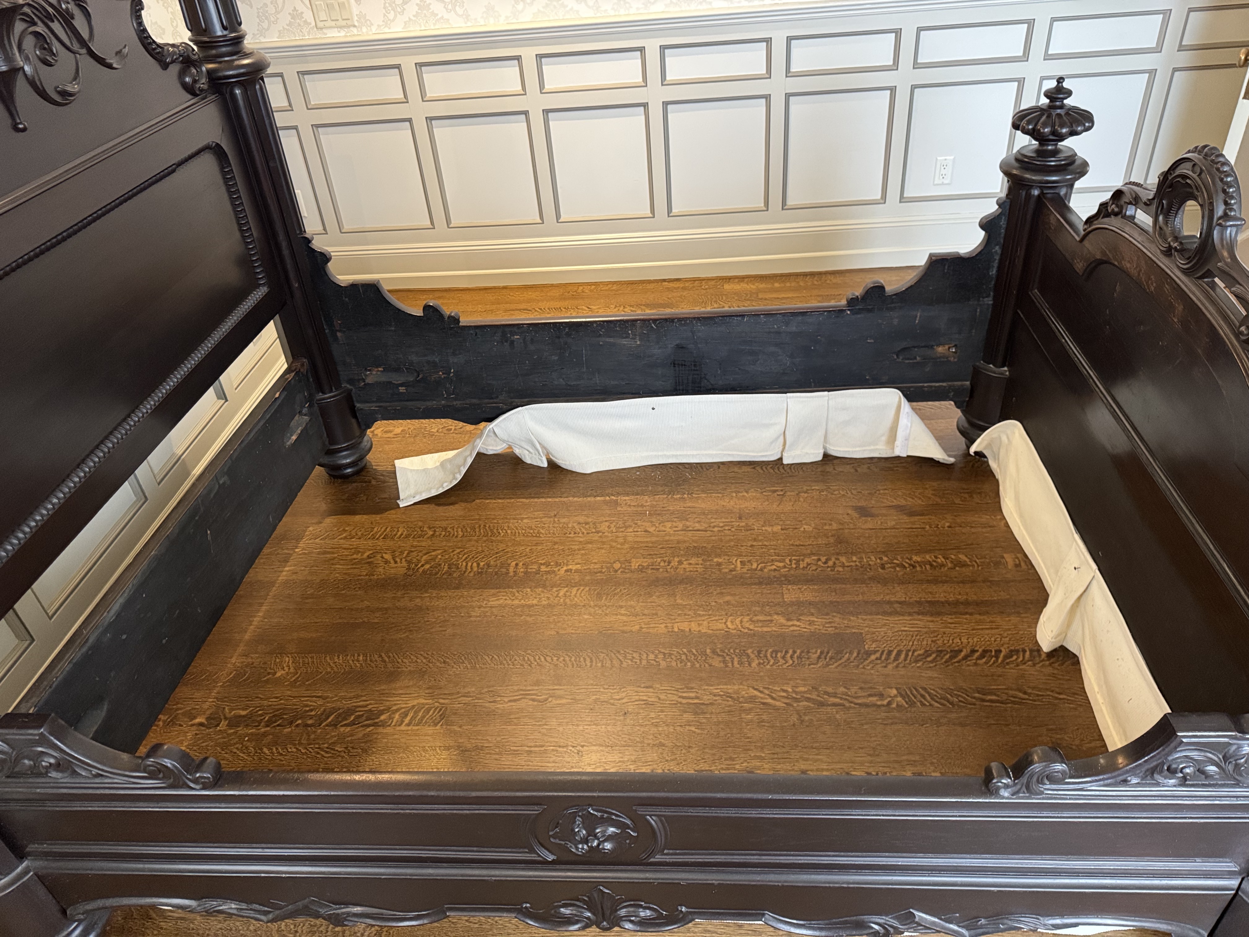 Prudent Mallard Victorian Rosewood Three-Quarter Tester Bed, Mid-19th Century