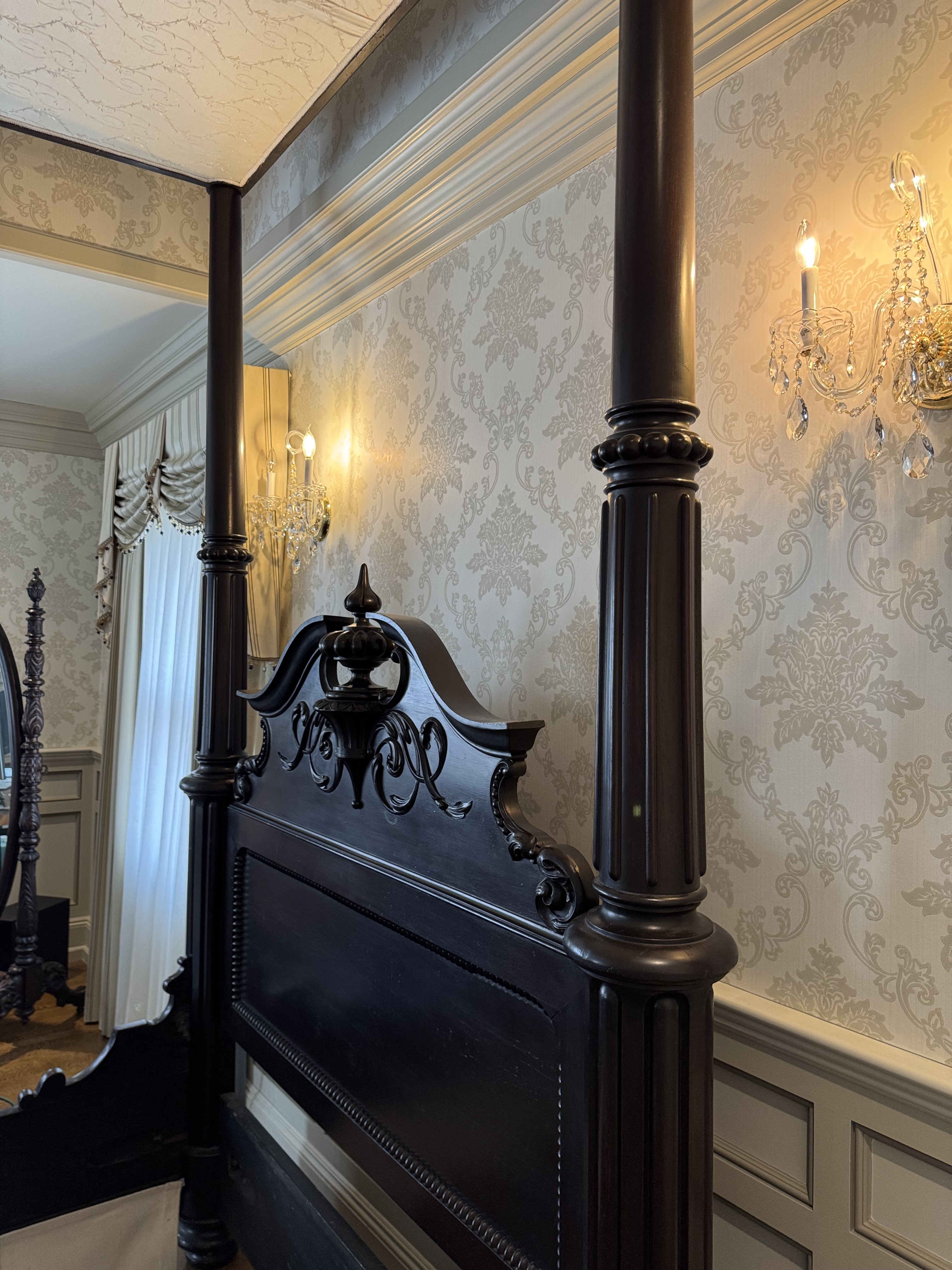 Prudent Mallard Victorian Rosewood Three-Quarter Tester Bed, Mid-19th Century