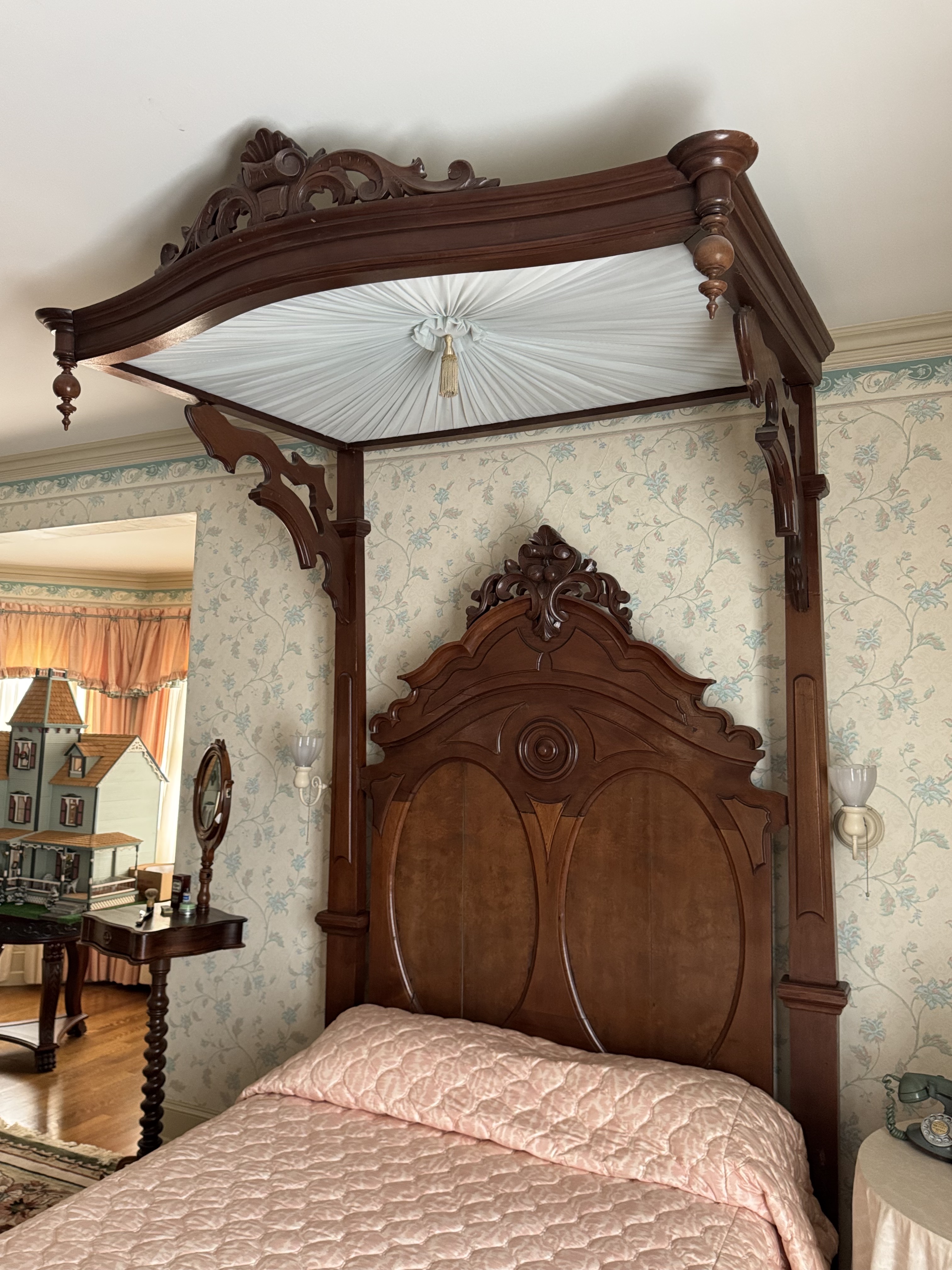 Victorian Renaissance Revival Mahogany Half-Tester Bed Frame, 19th Century