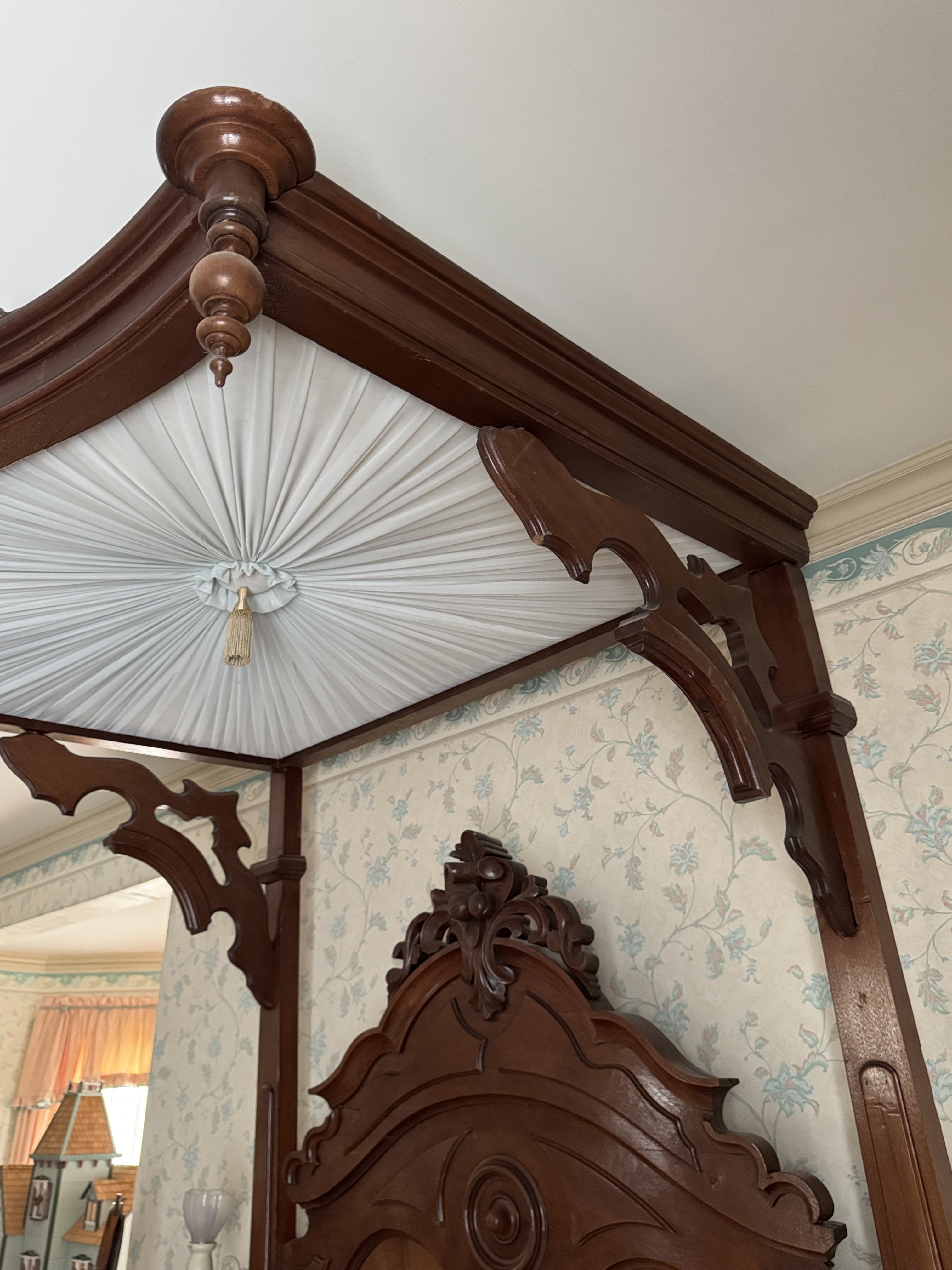 Victorian Renaissance Revival Mahogany Half-Tester Bed Frame, 19th Century