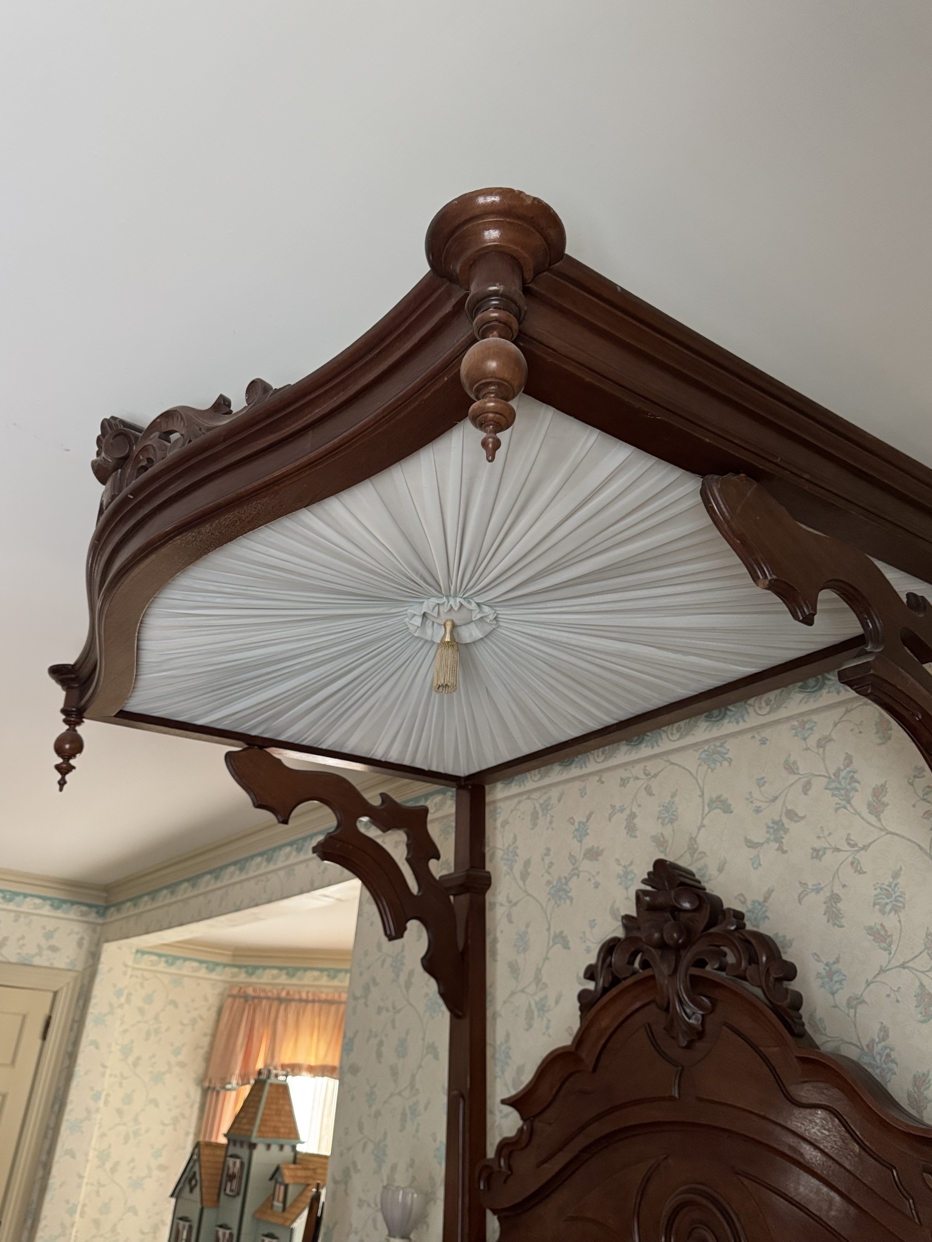 Victorian Renaissance Revival Mahogany Half-Tester Bed Frame, 19th Century