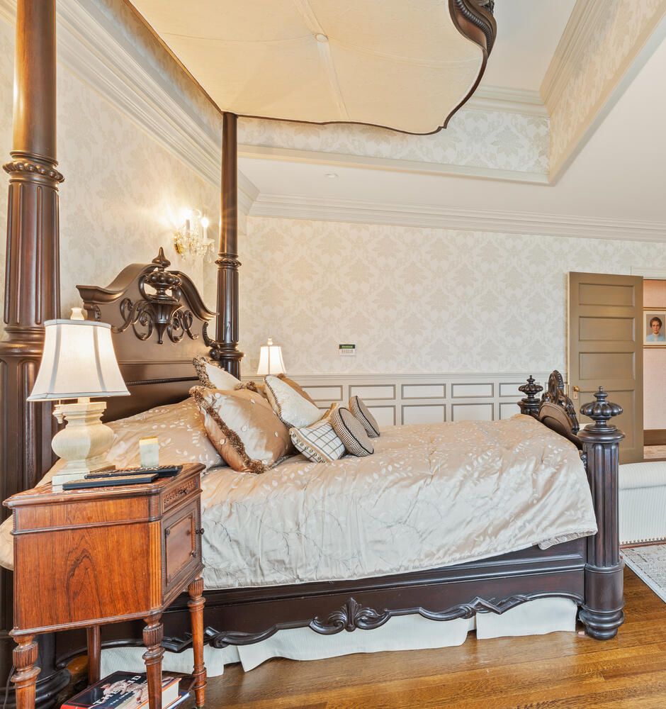 Prudent Mallard Victorian Rosewood Three-Quarter Tester Bed, Mid-19th Century