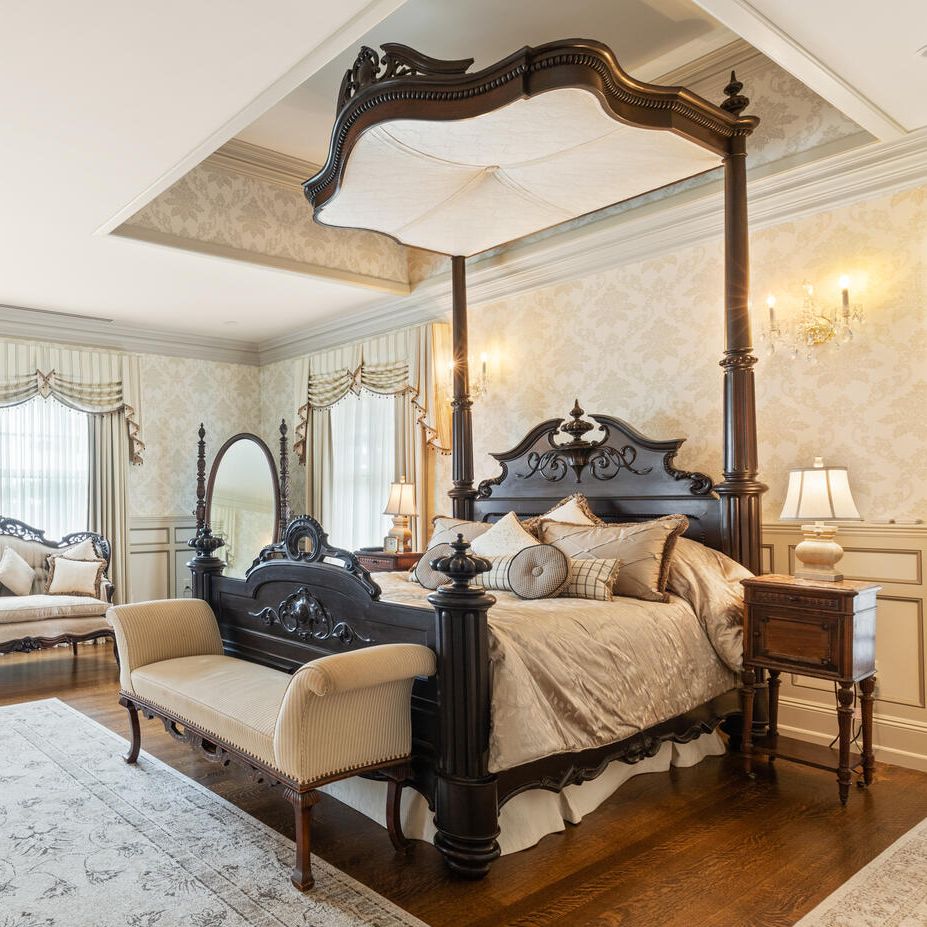 Prudent Mallard Victorian Rosewood Three-Quarter Tester Bed, Mid-19th Century