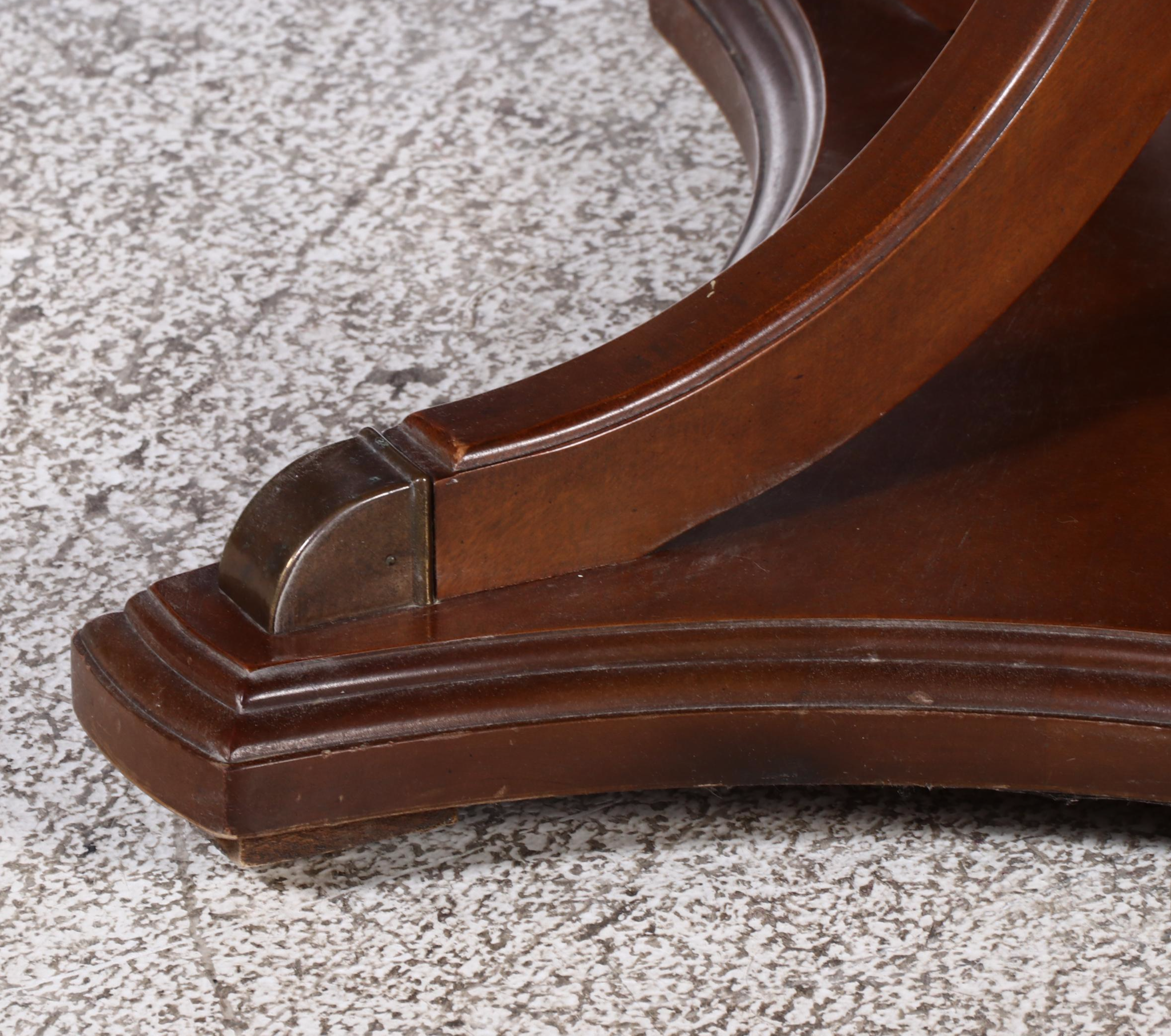 United Furniture Georgian Style Table and Chairs