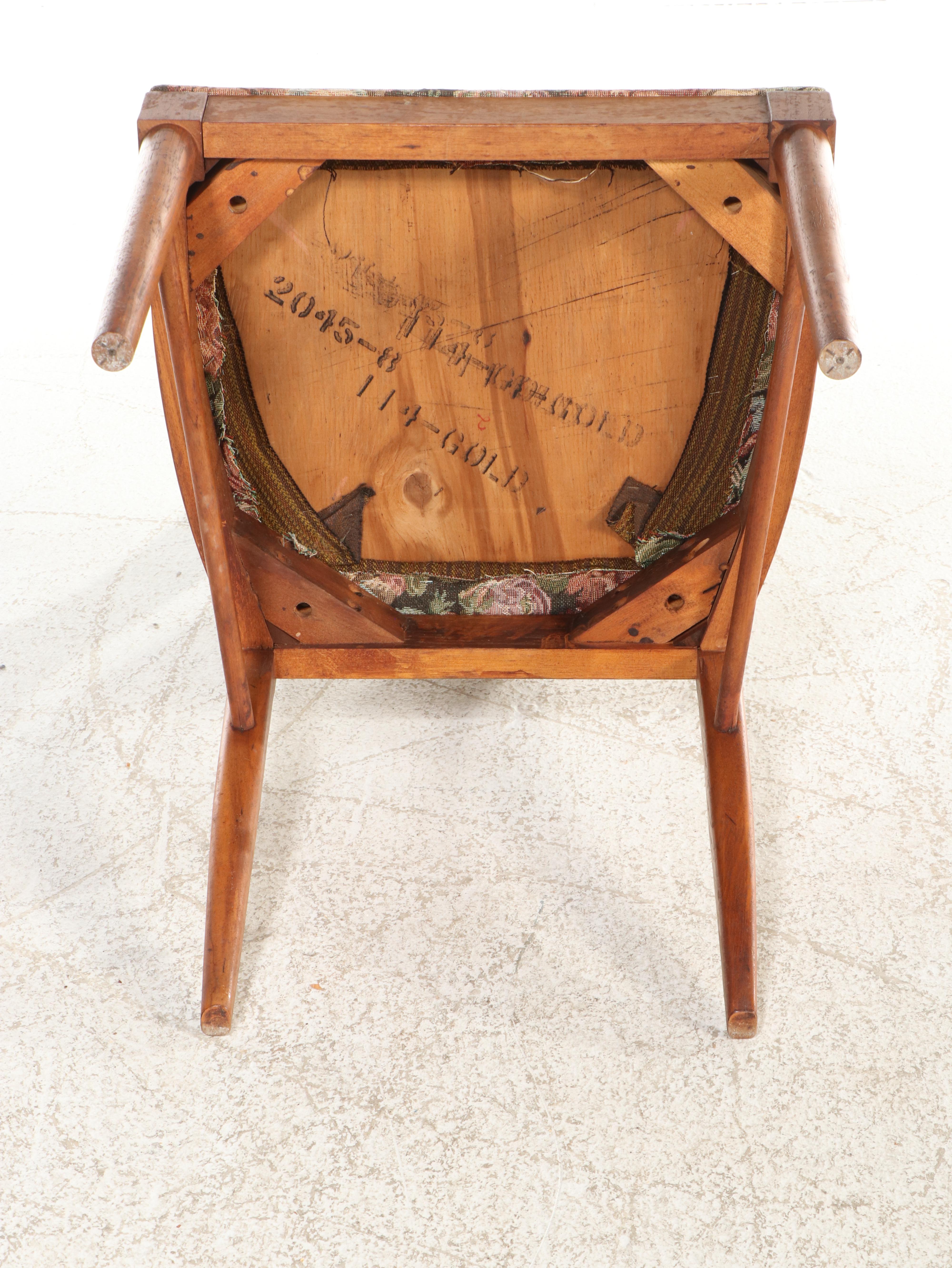 Mid Century Modern Walnut Dining Table and Eight Dining Chairs